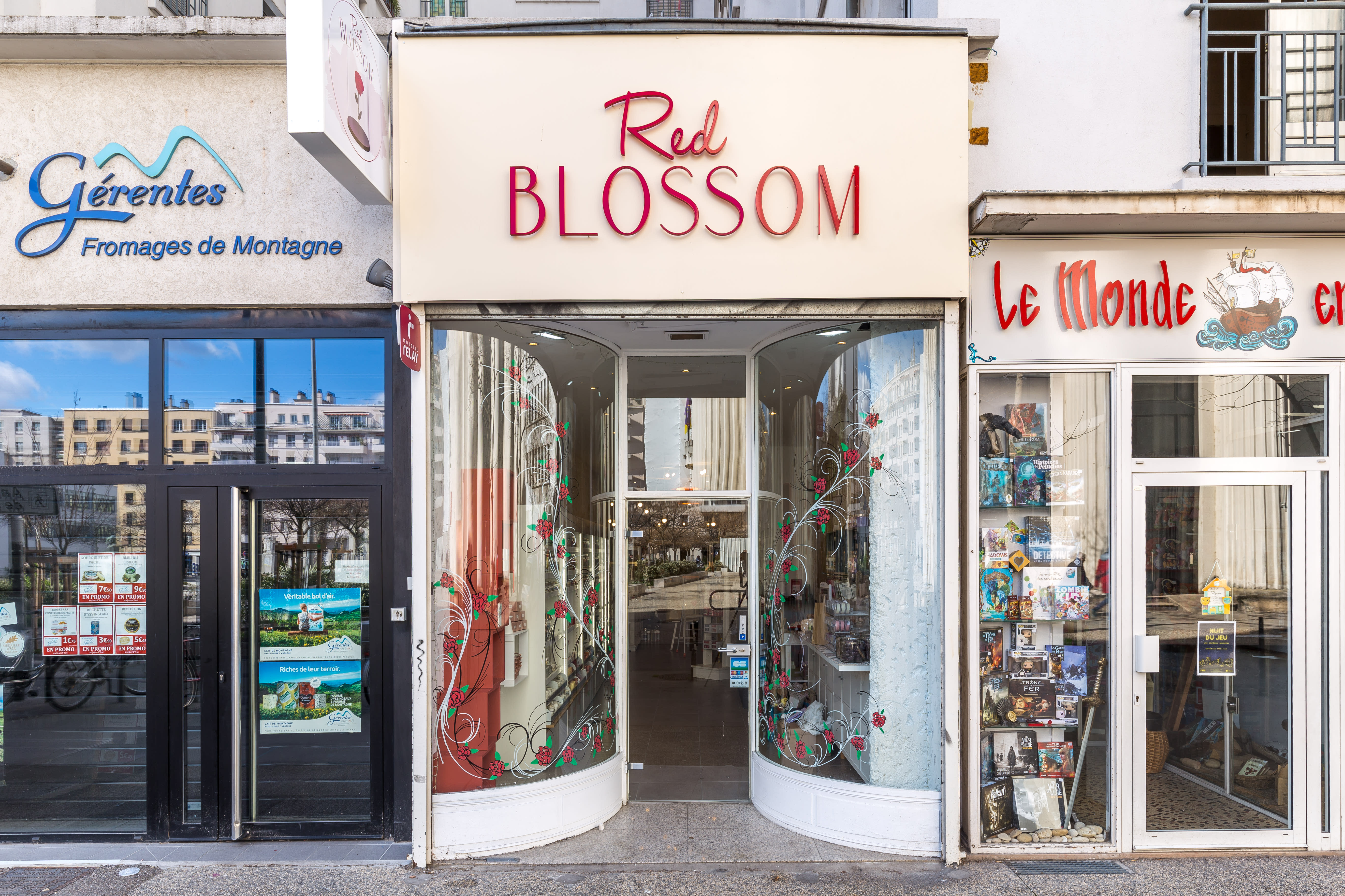 Red Blossom Concept Store