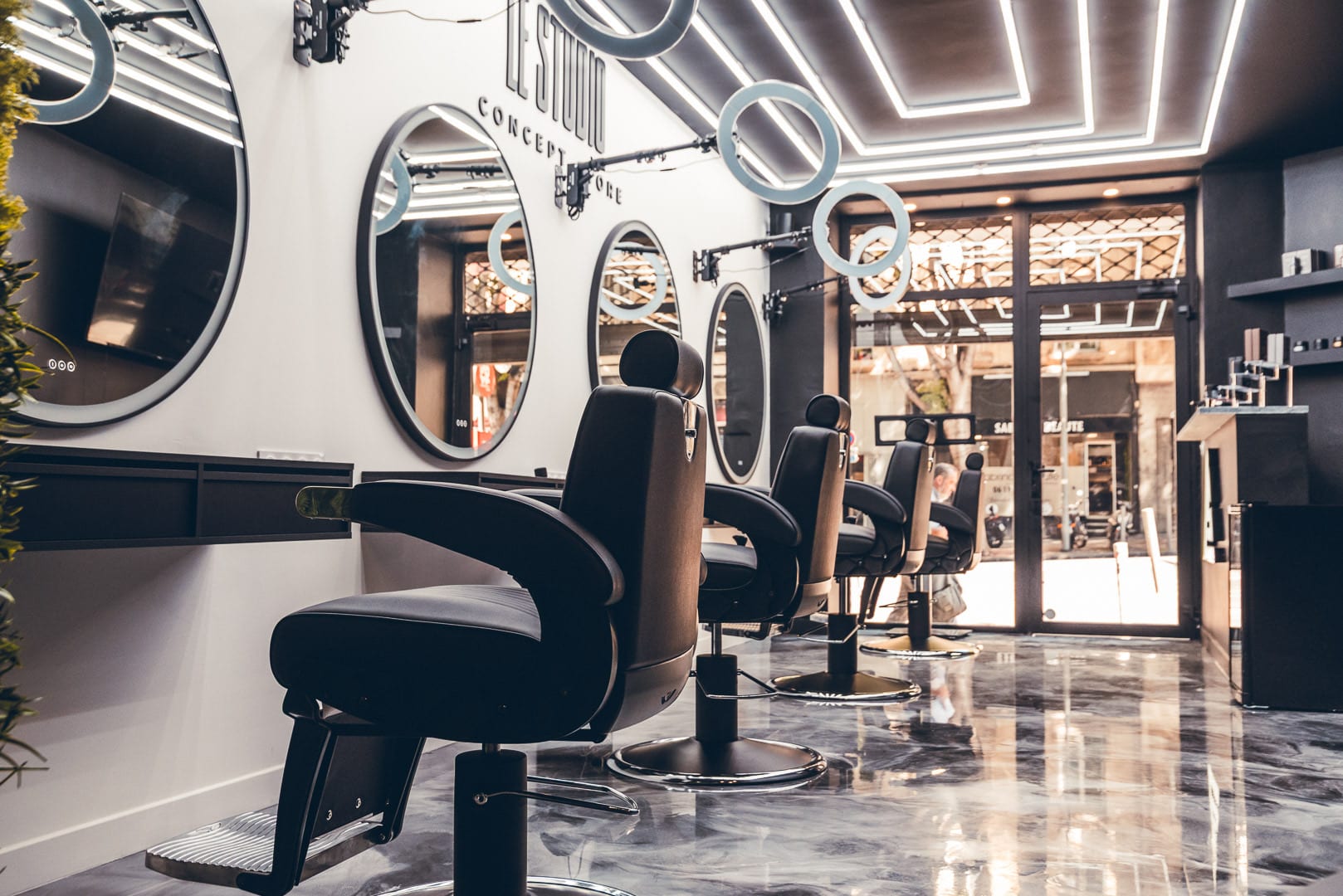 LE STUDIO CONCEPT STORE - Barbier Marseille - OneBooking