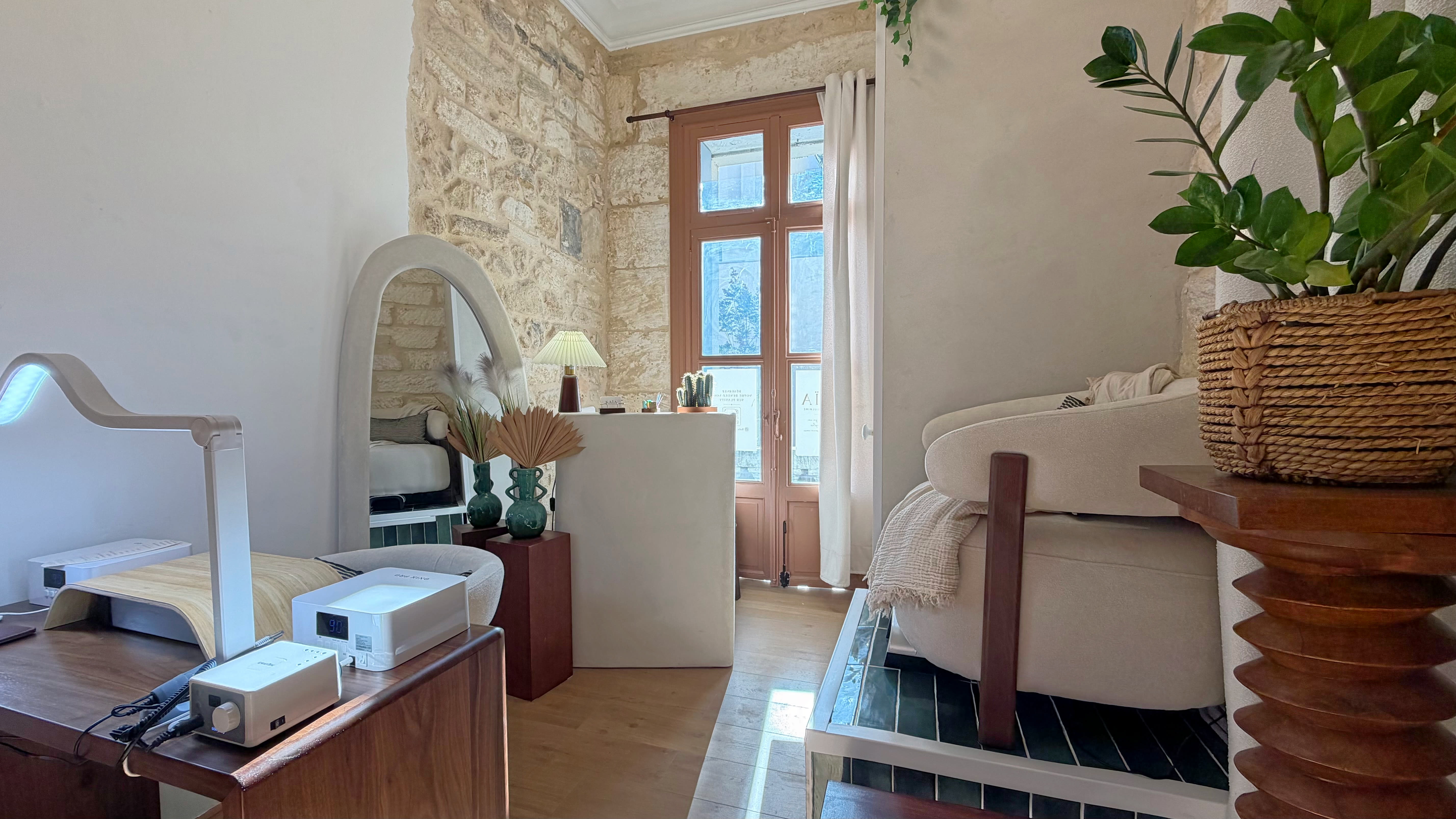 KAÏA - Styliste Ongulaire - Onglerie Montpellier - OneBooking