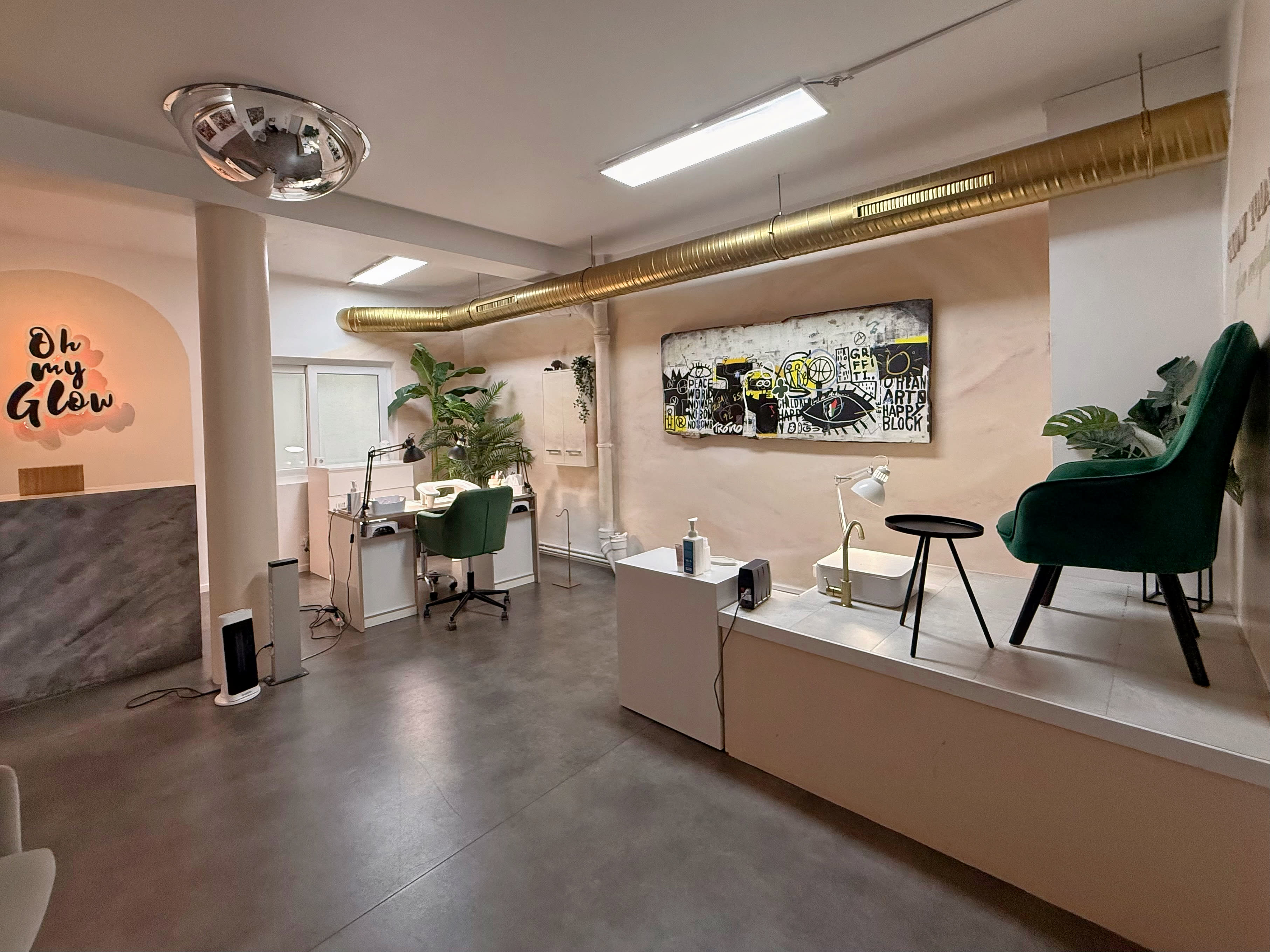 Oh my Glow - Onglerie Amiens - OneBooking
