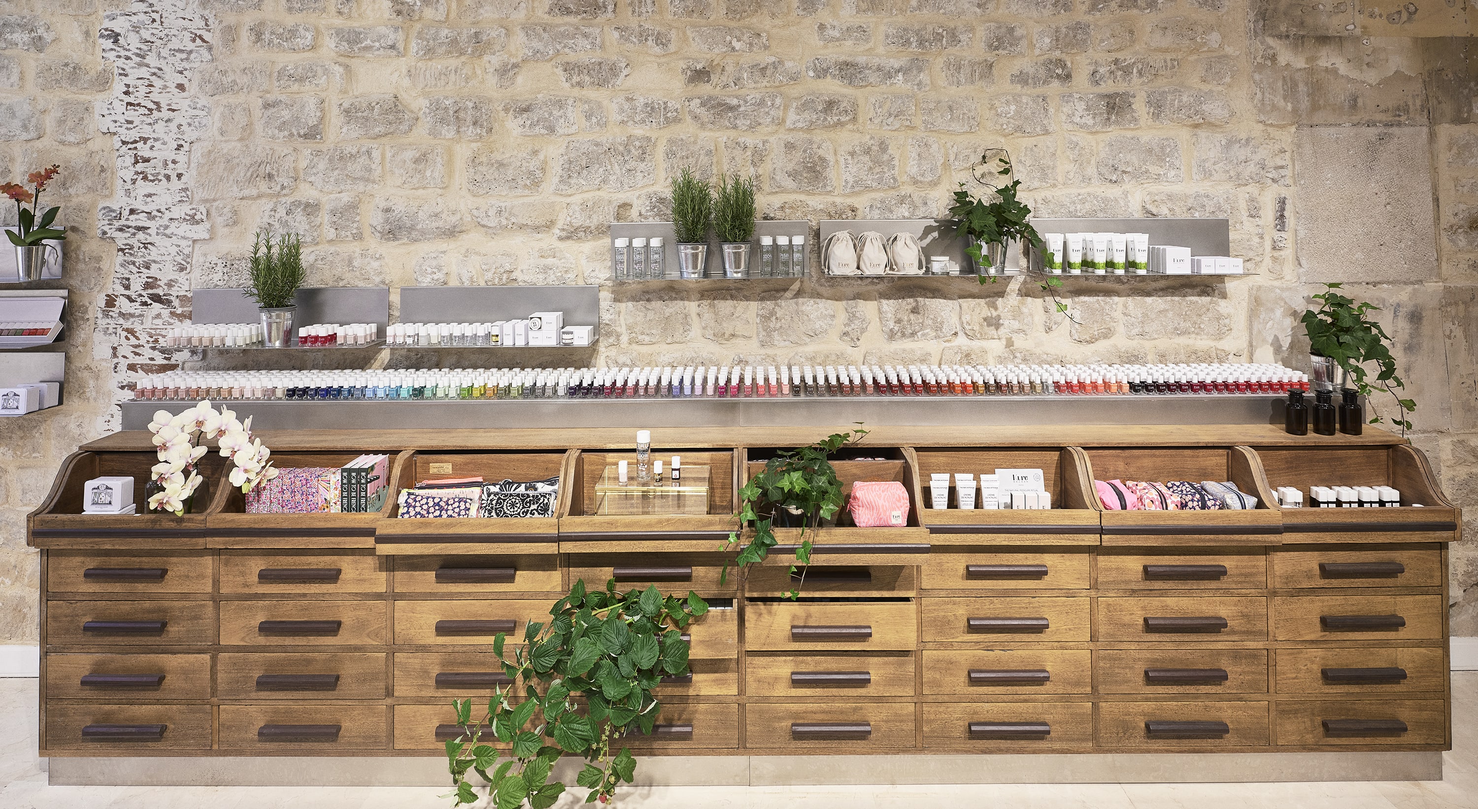 Kure Bazaar - 165 Rue Saint-Honoré - Onglerie Paris - OneBooking