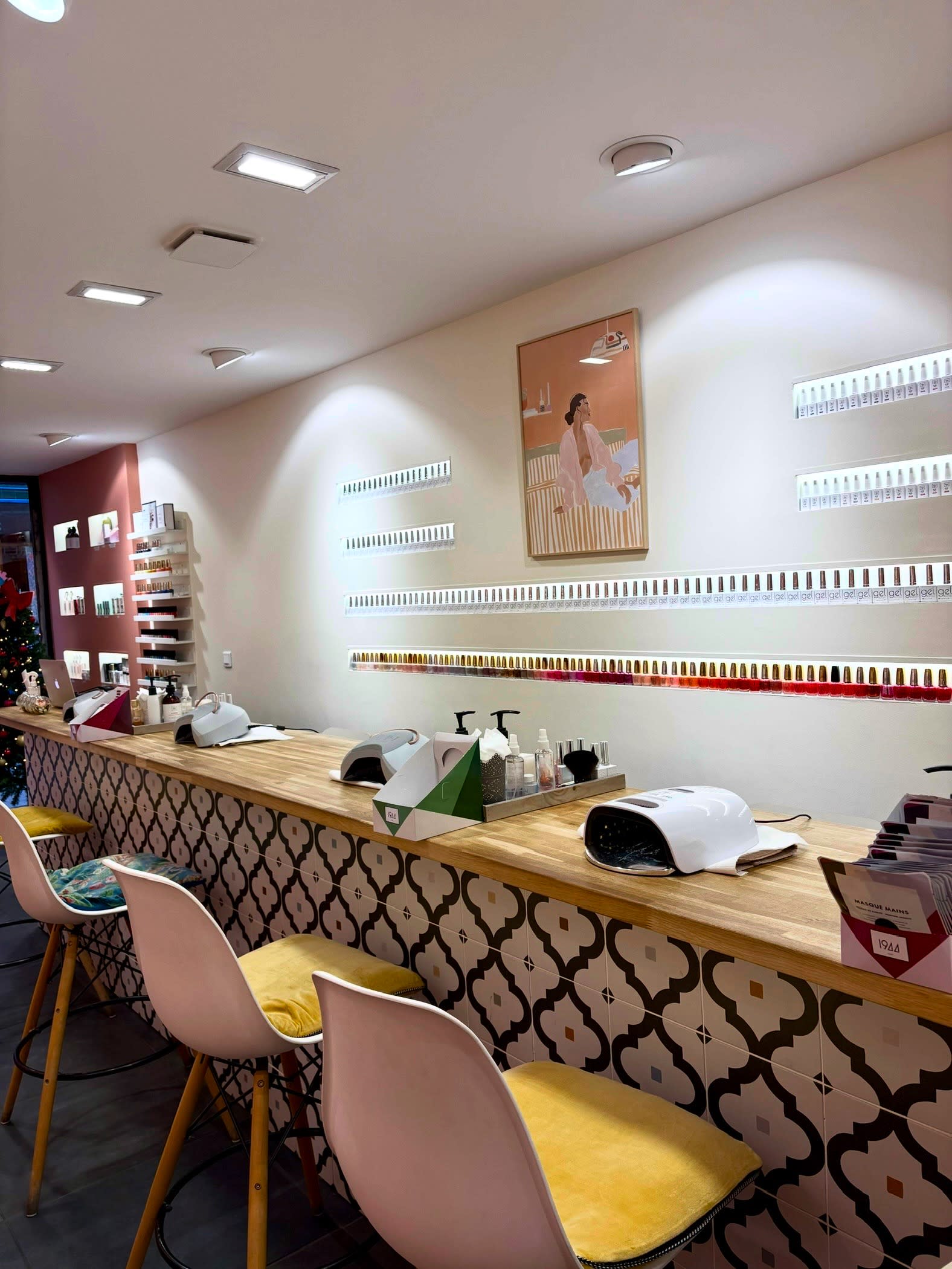 Nail Atelier - Dijeaux - Institut de beauté Bordeaux - OneBooking