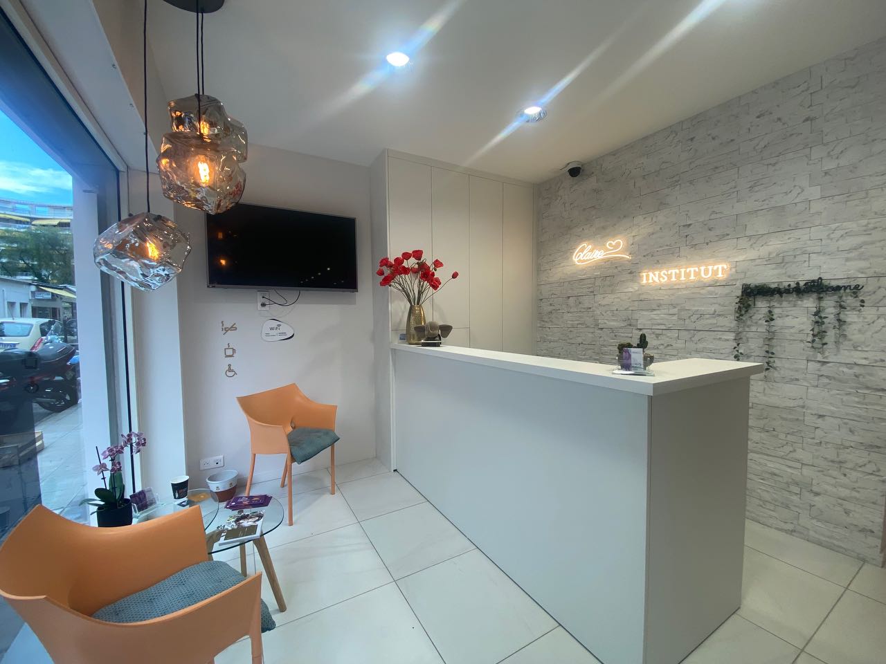 Claire Institut - Sourcils & cils Nice - Claire Institut - Photo Galerie - OneBooking