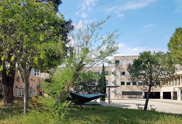 Lycée Voltaire - ESTHÉTIQUE - Institut de beauté Nîmes - OneBooking