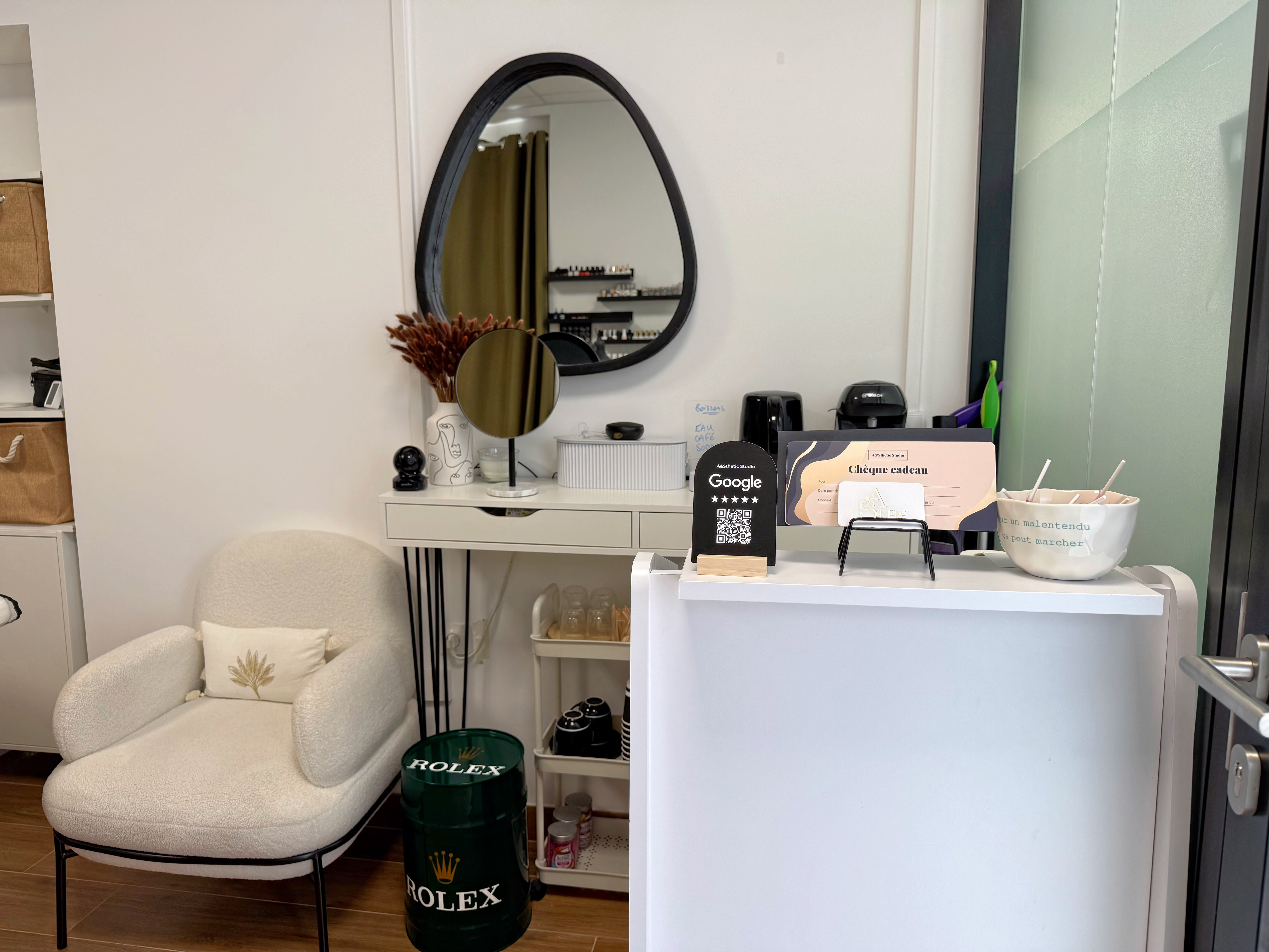 A & STHETIC STUDIO - Institut de beauté Cannes - A & STHETIC STUDIO - Photo Galerie - OneBooking
