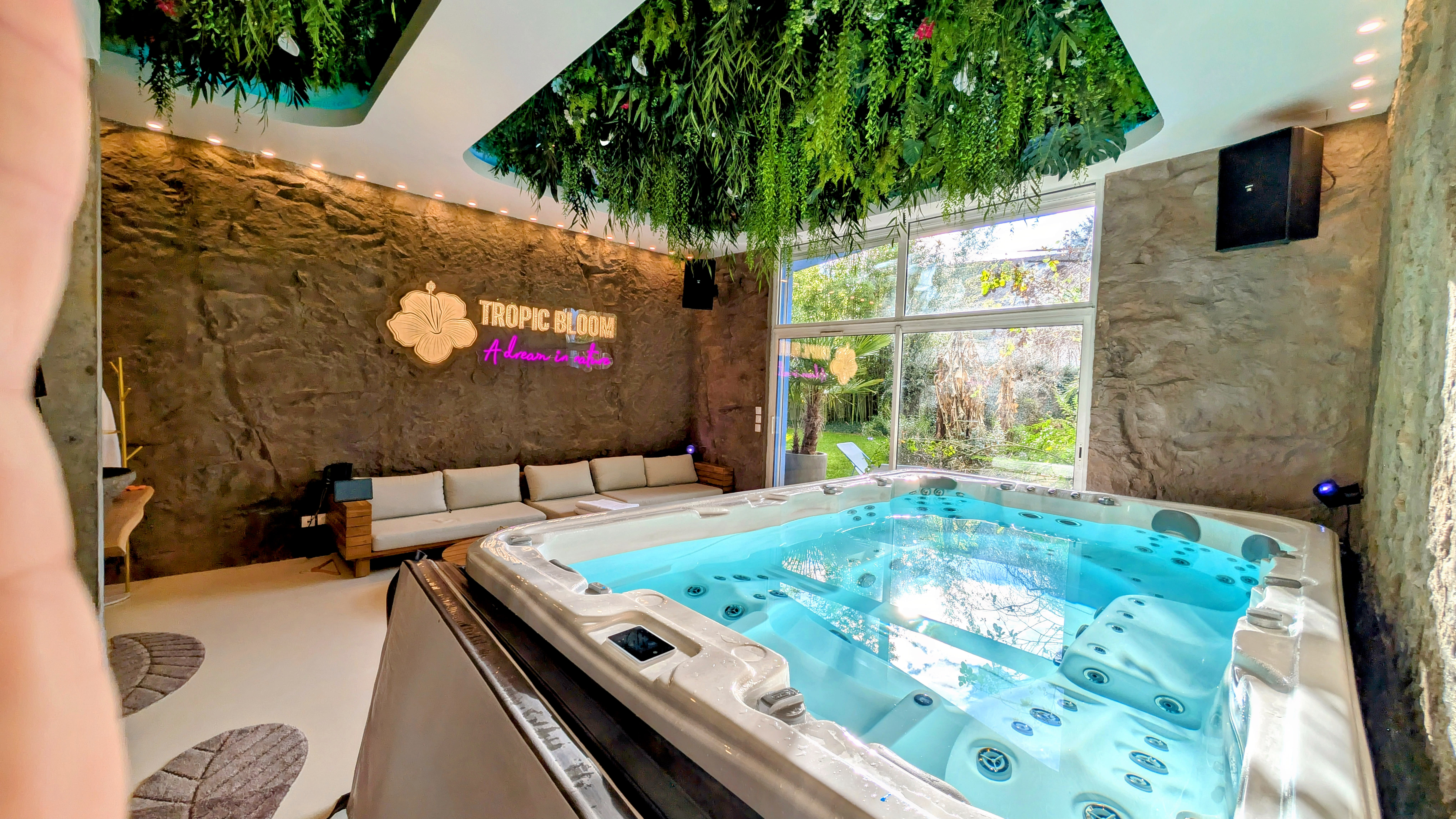 Tropic Bloom Spa