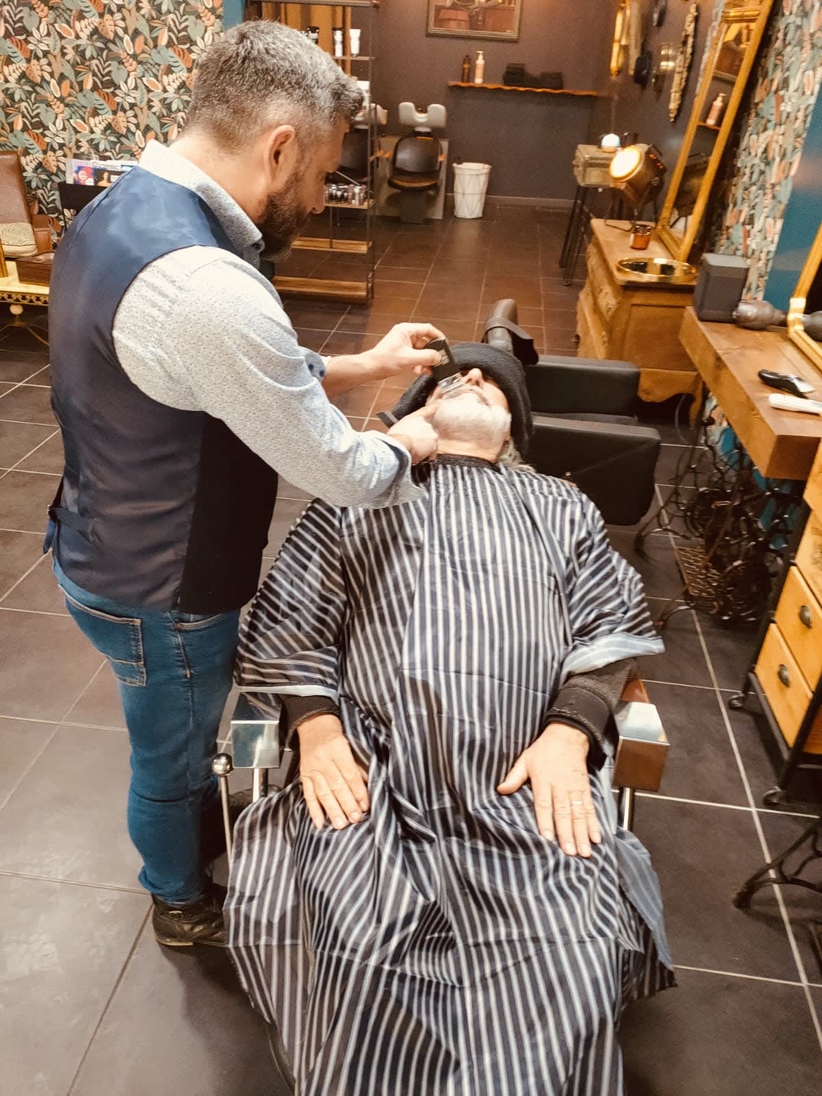 Le Repaire Des Hommes - Barbier Agen - Le Repaire Des Hommes - Photo Galerie - OneBooking