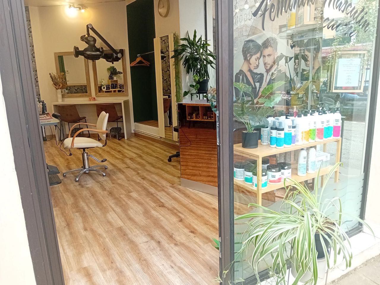 Mia Gaston Coiffure