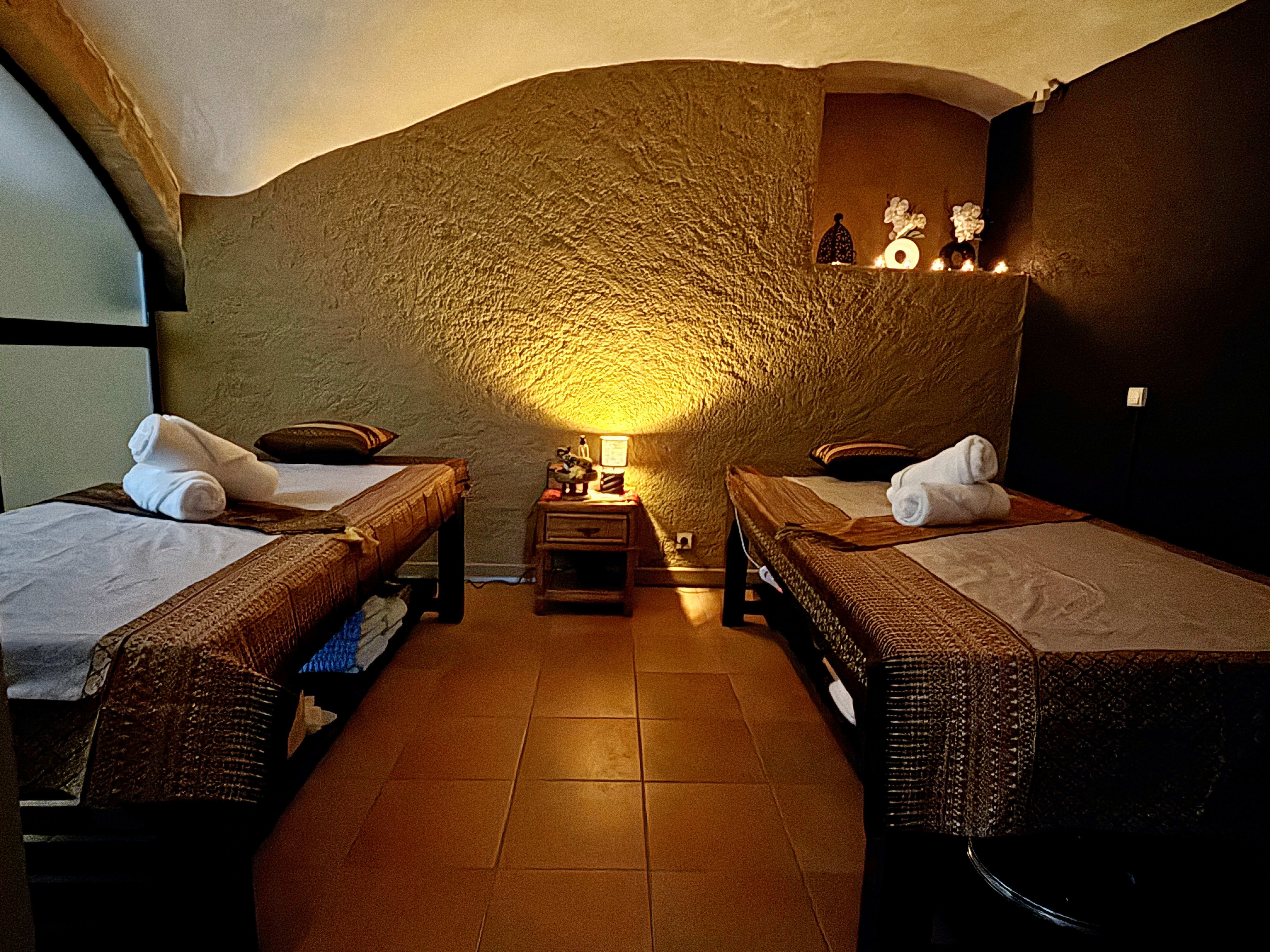Ban Thai Massage - Sourcils & cils Metz - OneBooking