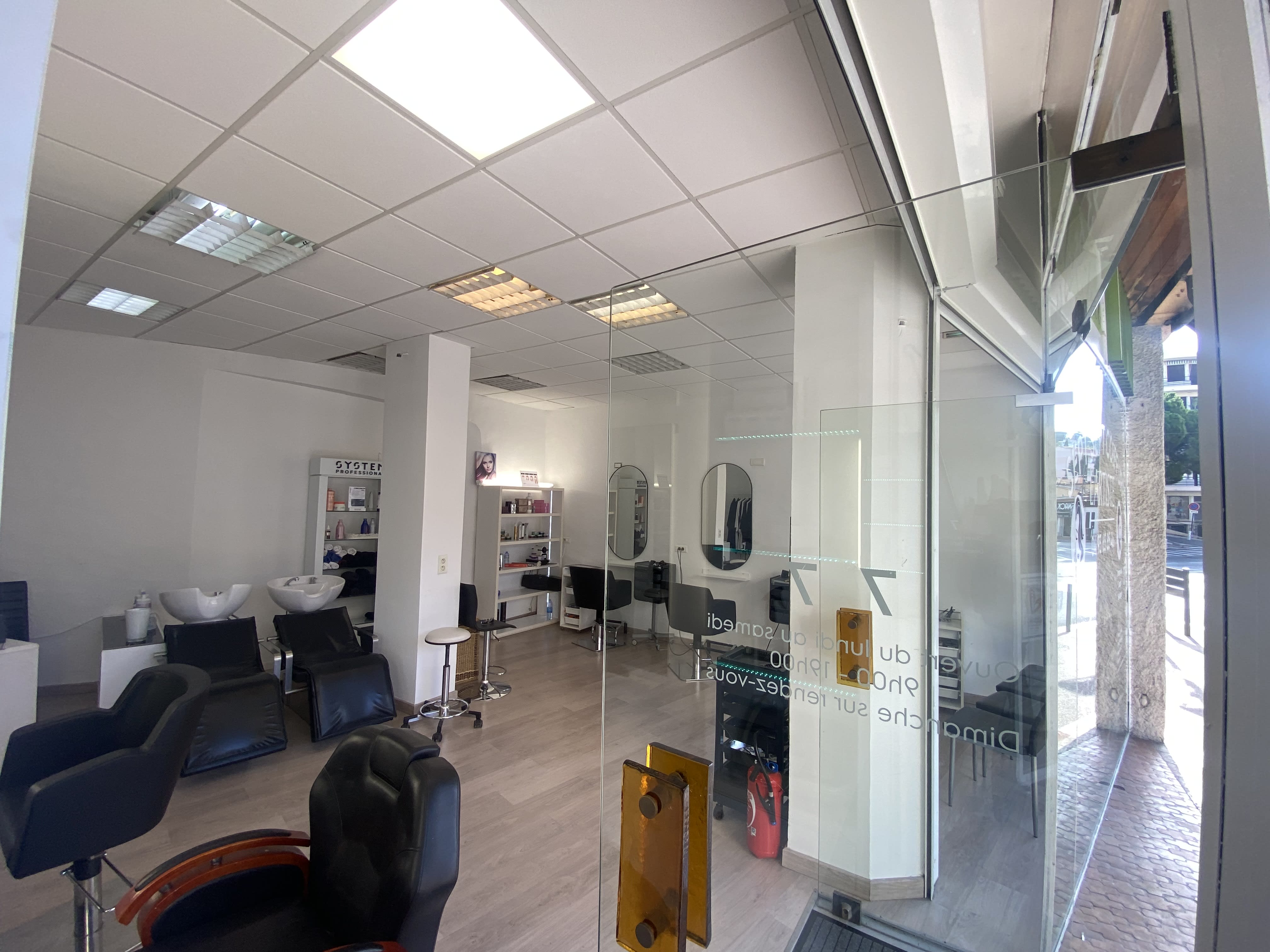 Sept Sept Coiffures - Coiffure Vallauris - Sept Sept Coiffures - Photo Galerie - OneBooking