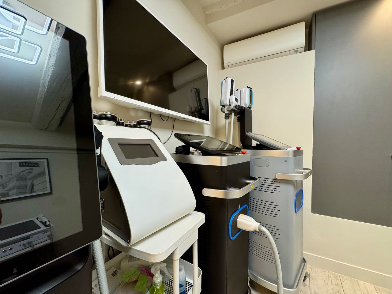 Centre Masséna | Cryolipolyse - Amincissement - EMS - Electrostimulation - Sourcils & cils Nice - Centre Masséna | Cryolipolyse - Amincissement - EMS - Electrostimulation - Photo Galerie - OneBooking