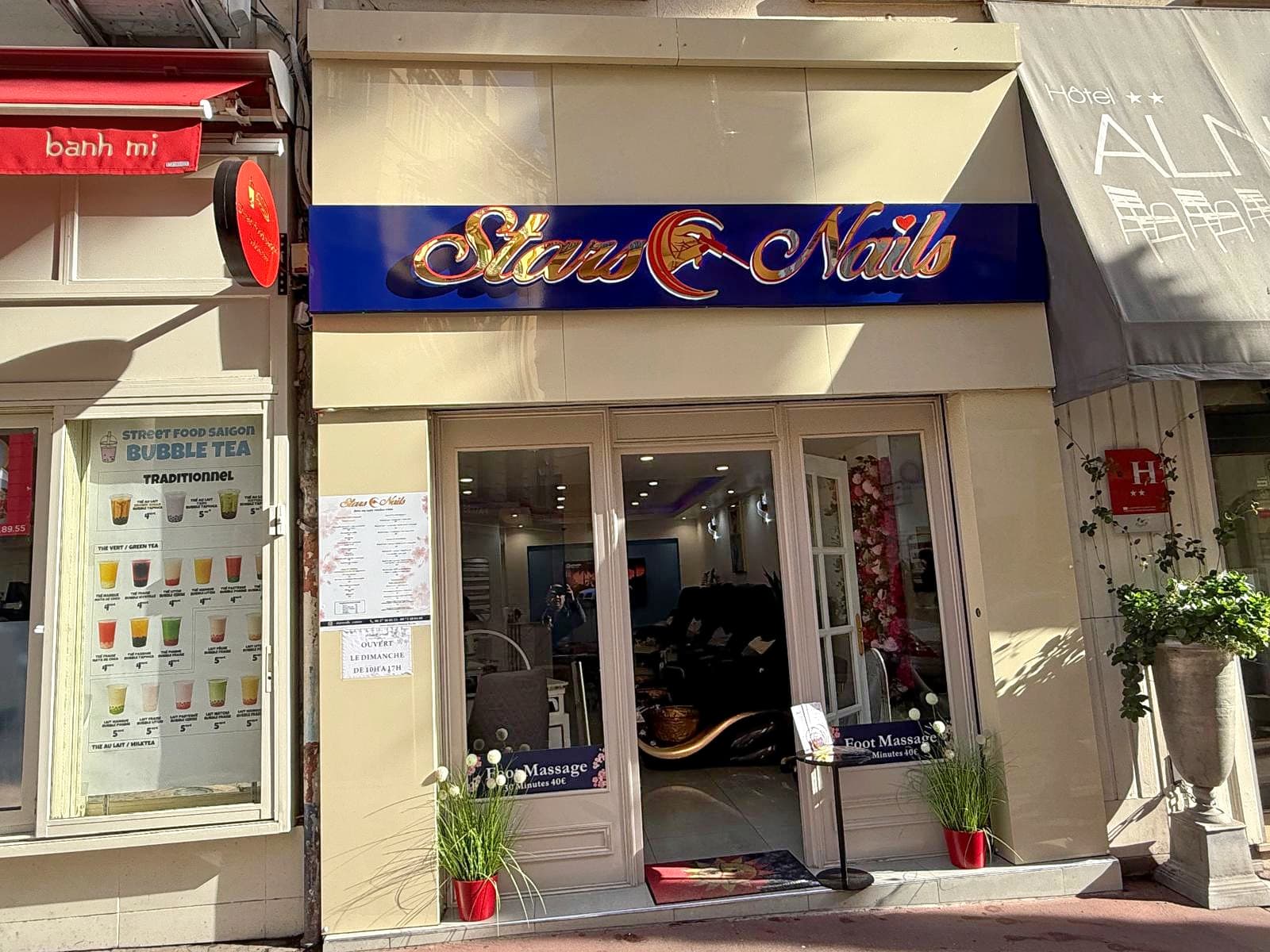 Stars Nails - Onglerie Cannes - OneBooking
