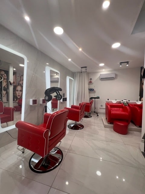 Laïla Ongles - Coiffure Nîmes - OneBooking