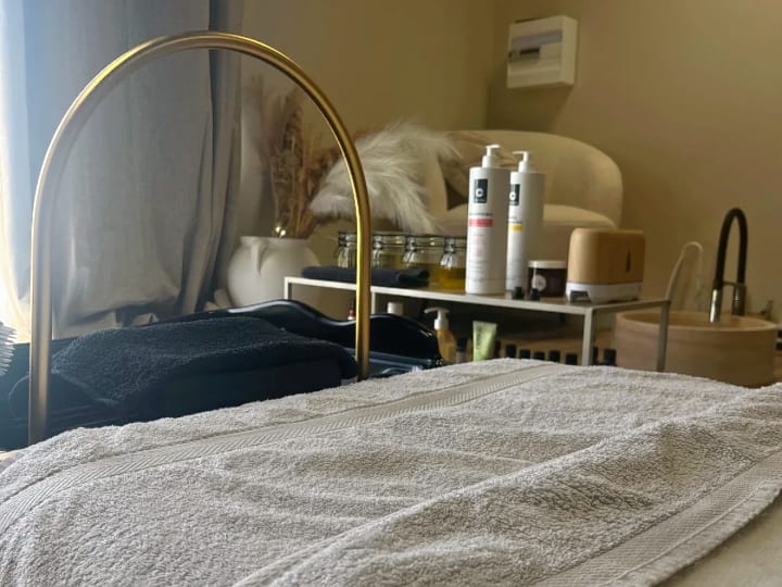 Bella - Onglerie Saint-Étienne - OneBooking