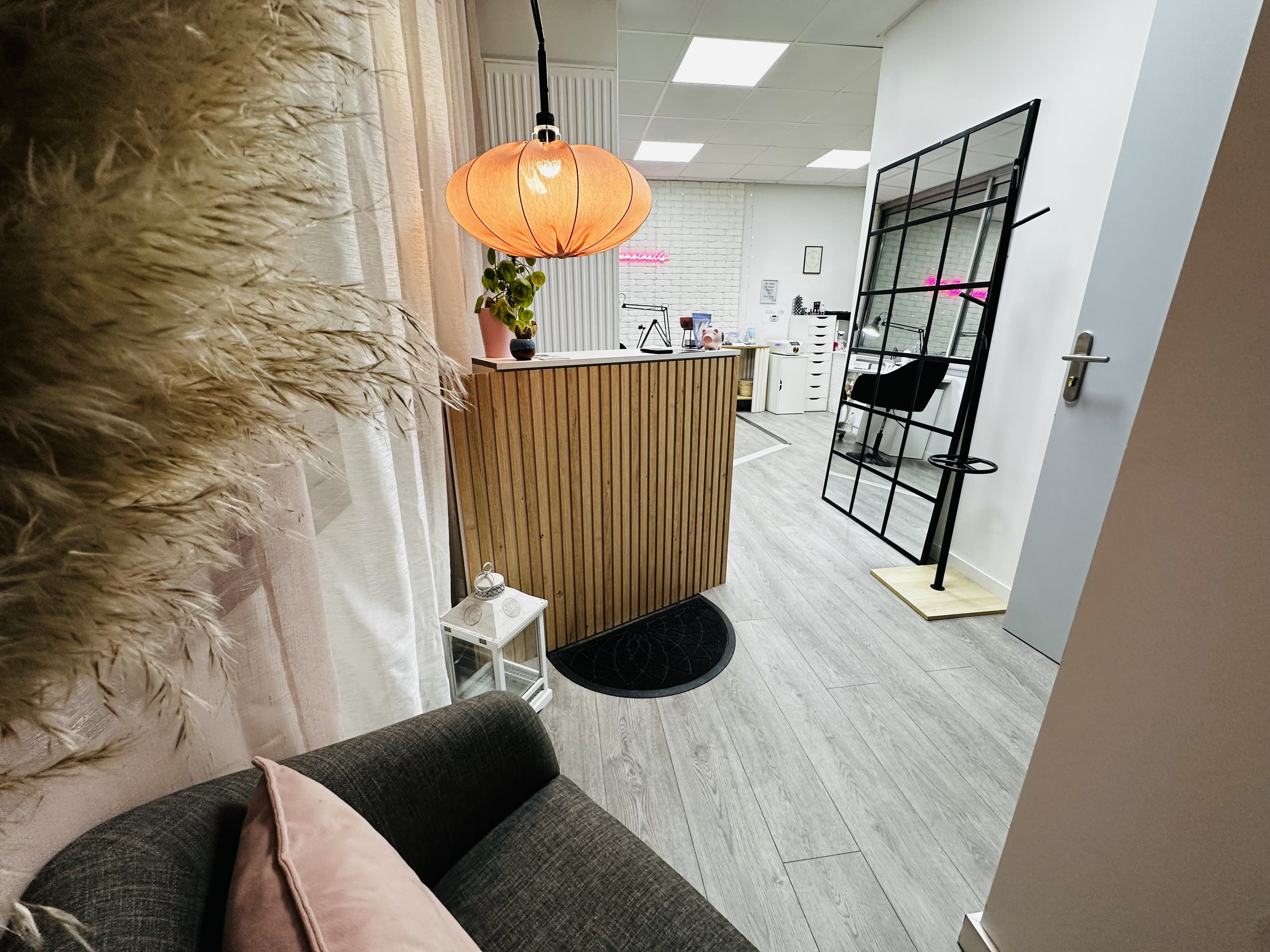 Ma demoinails - Onglerie Besançon - OneBooking