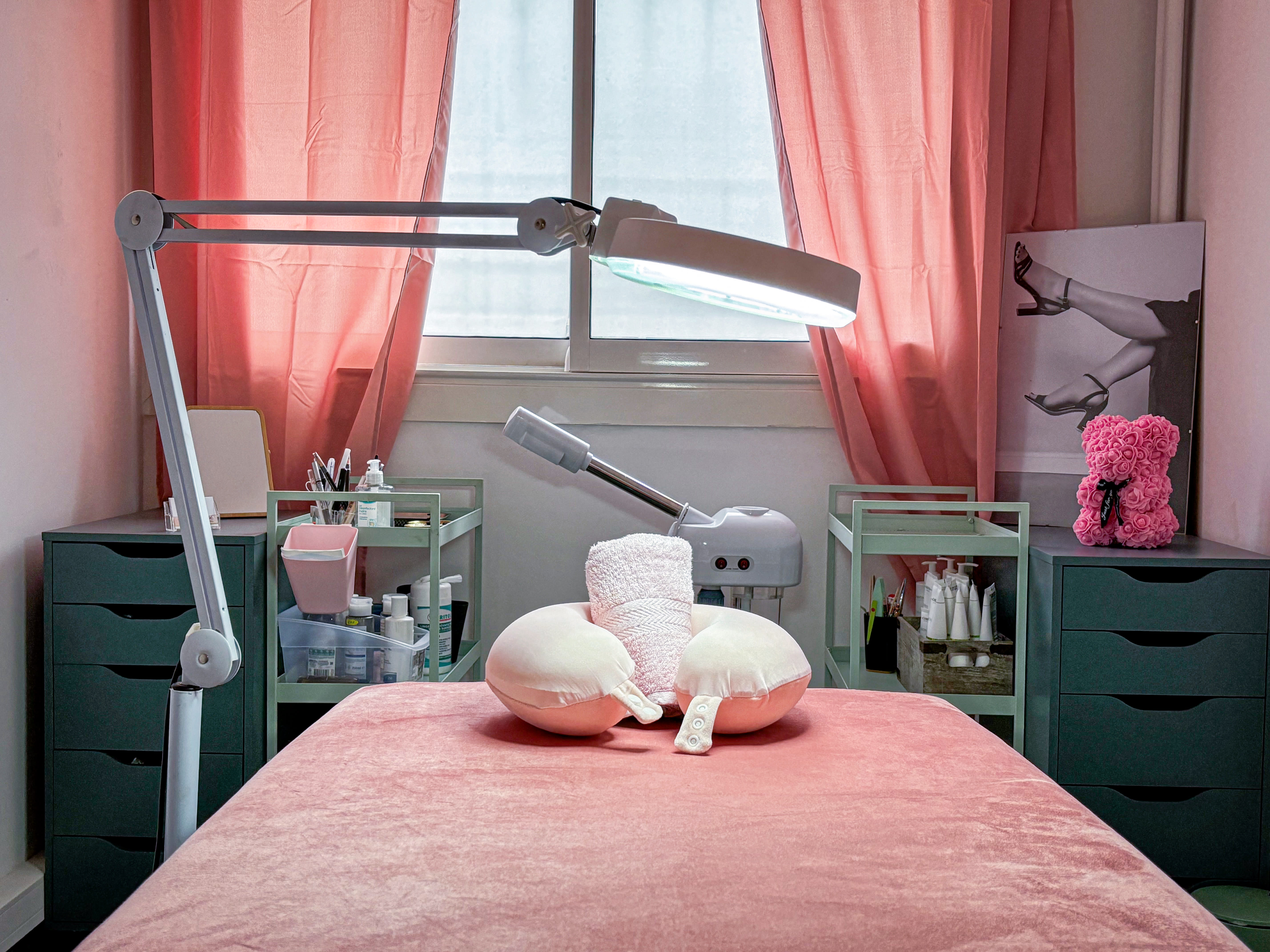 Home Sweet Nails & Beauty - Onglerie Le Cannet - Home Sweet Nails & Beauty - Photo Galerie - OneBooking