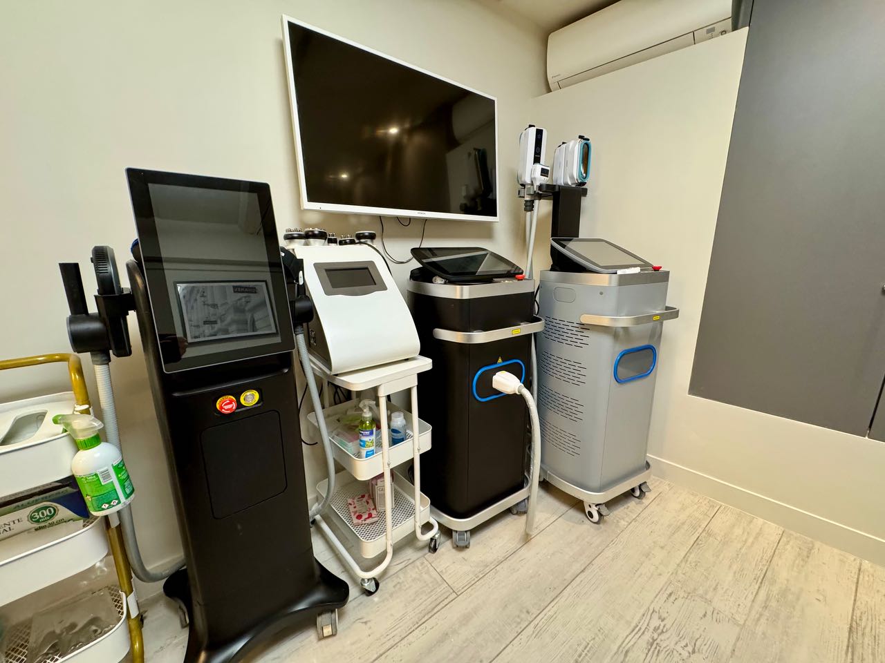 Centre Masséna | Cryolipolyse - Amincissement - EMS - Electrostimulation - Sourcils & cils Nice - Centre Masséna | Cryolipolyse - Amincissement - EMS - Electrostimulation - Photo Galerie - OneBooking