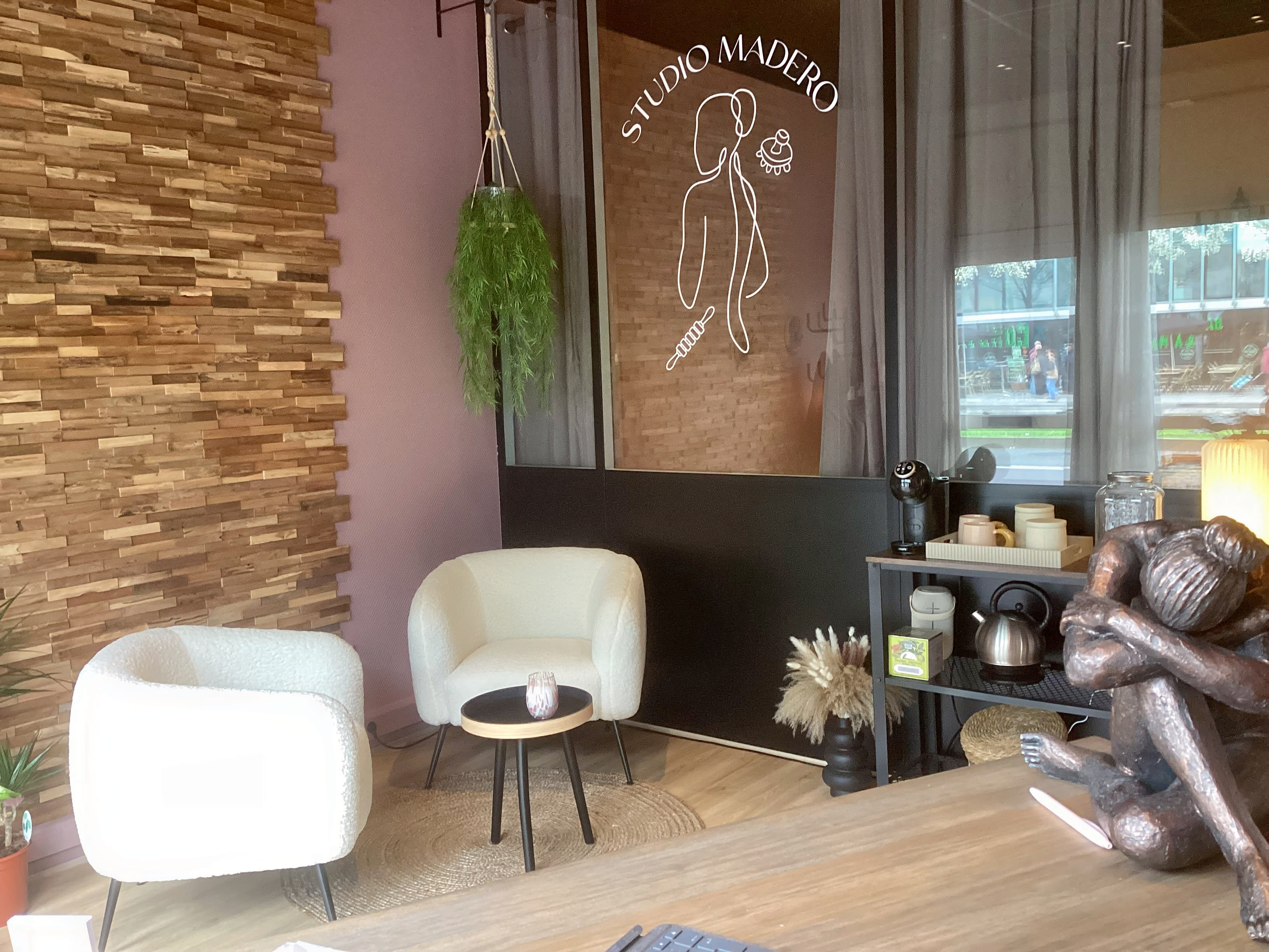 Studio Madero - Institut de beauté Angers - OneBooking