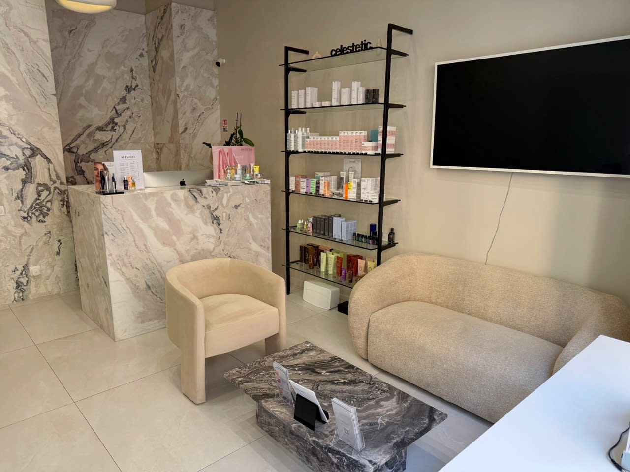 Face Massage - Madina - Soin visage Nice - Photo de couverture - OneBooking