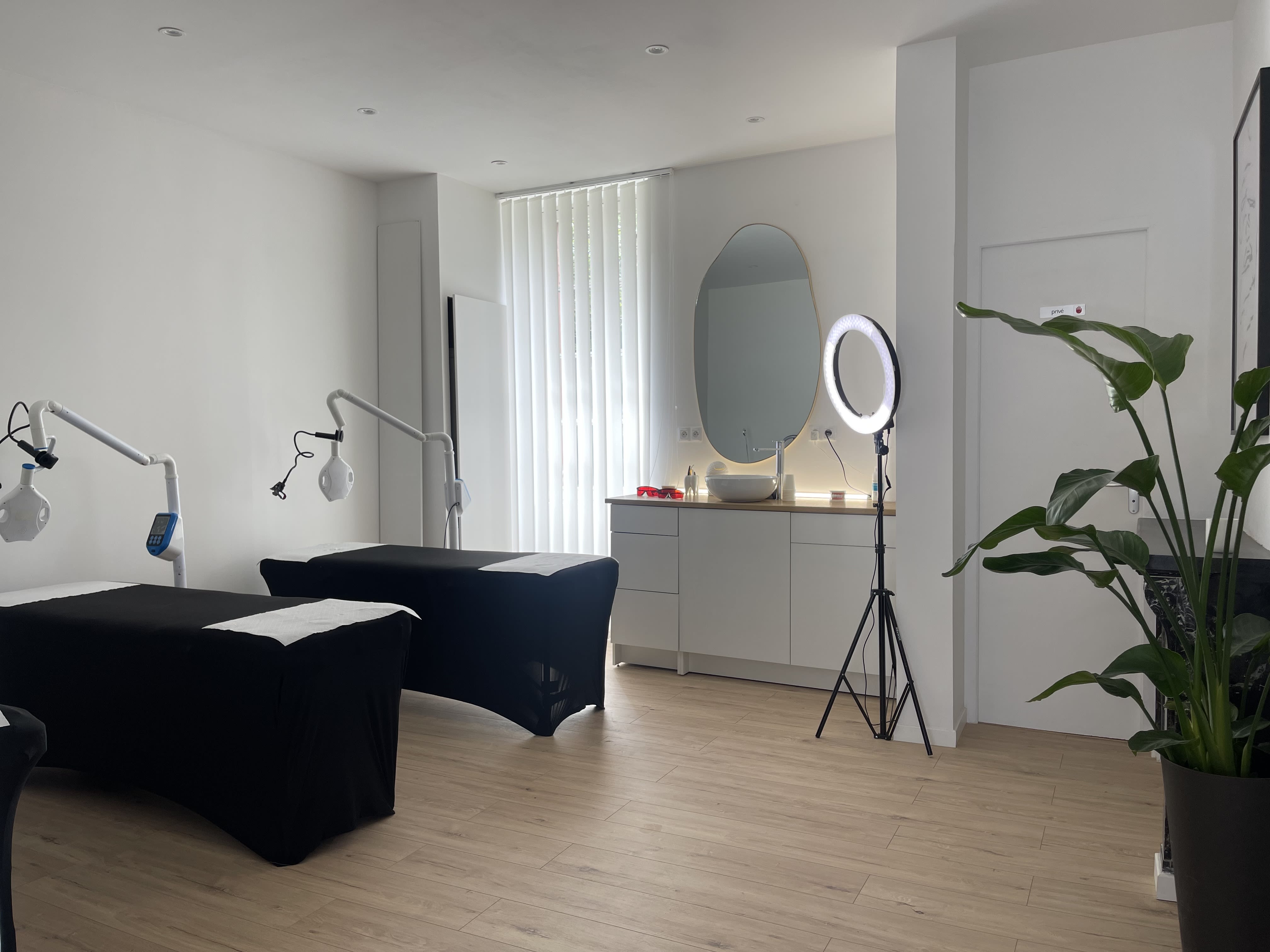 Le Centre Esthétique W - Coiffure Toulouse - Photo de couverture - OneBooking
