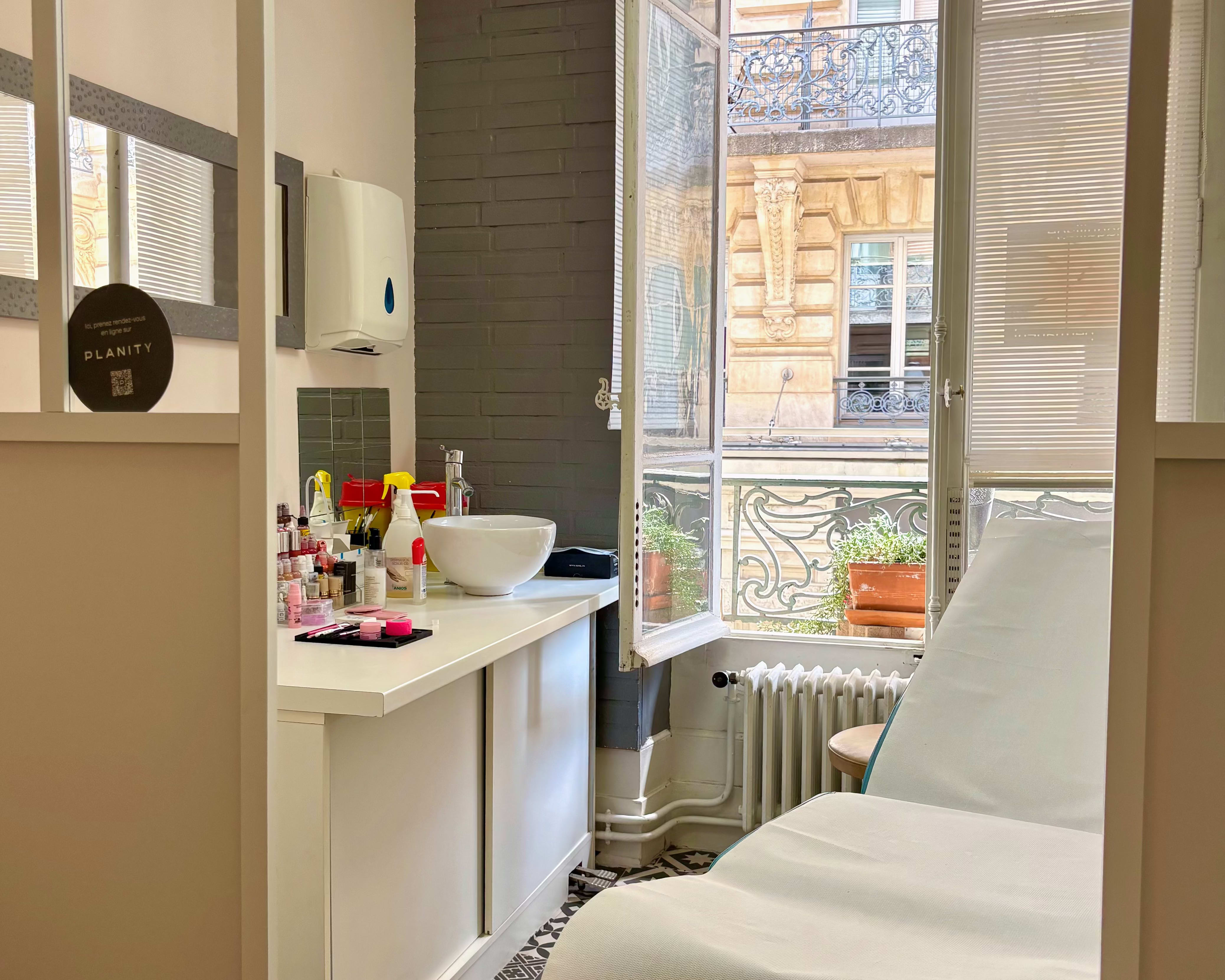MARIE TATTOO - Institut de beauté Toulouse - OneBooking