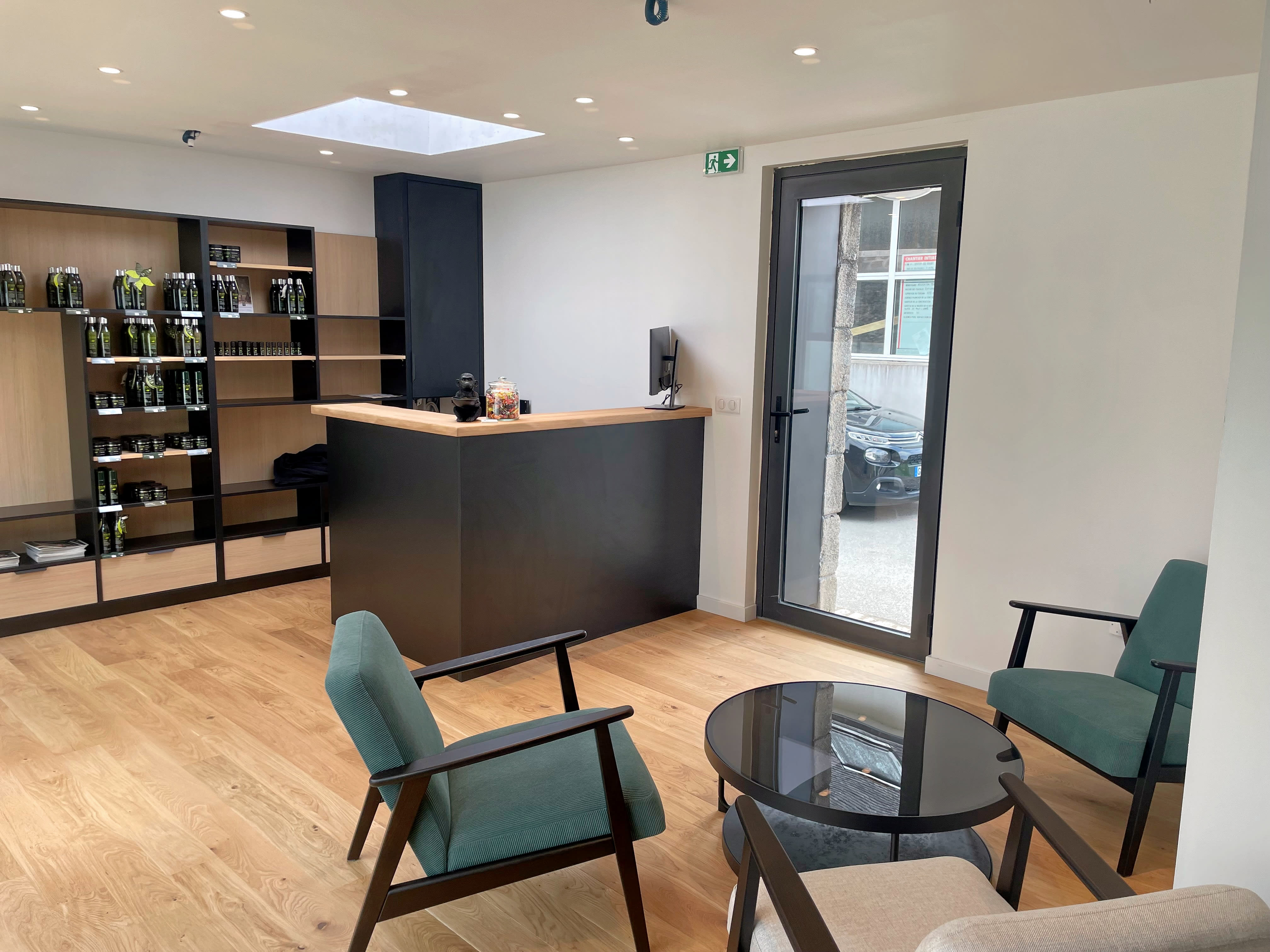 Le Salon by le Prieure