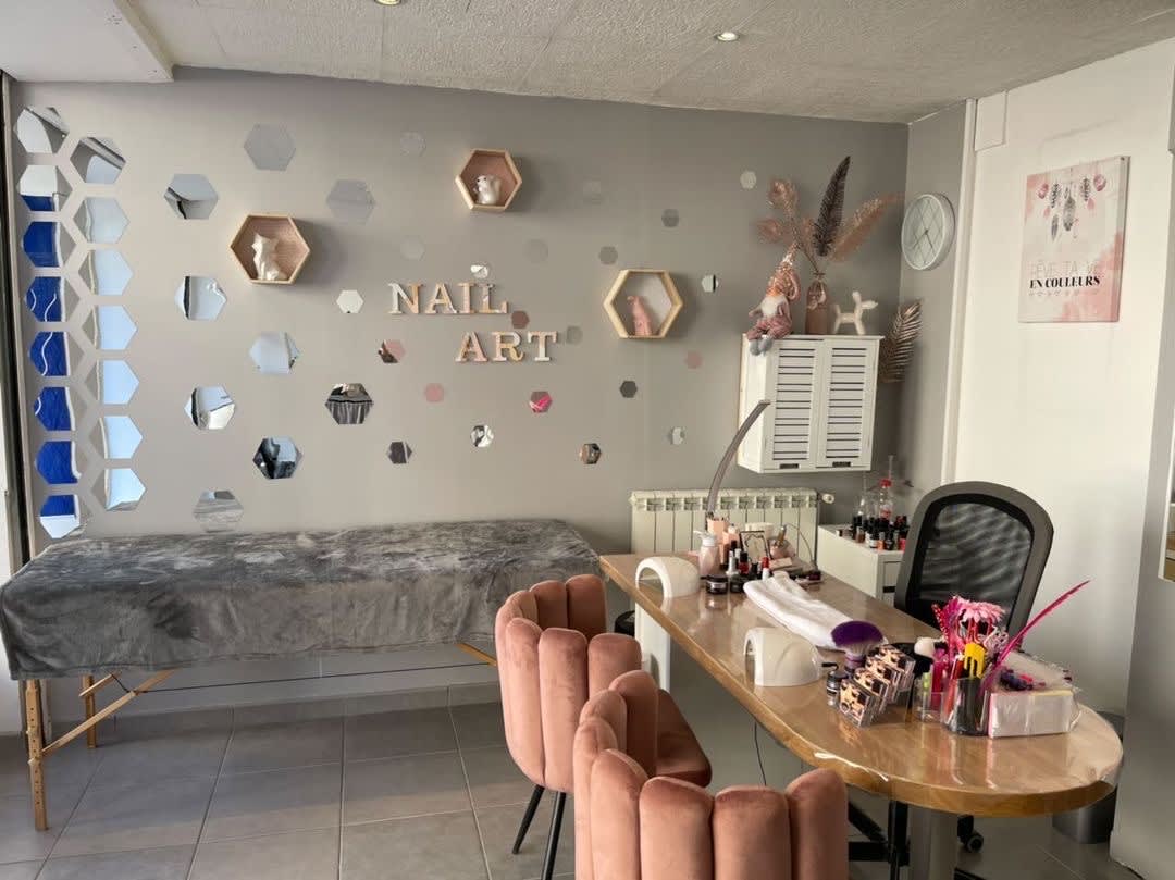 Ongles by Melany - Onglerie Toulon - OneBooking