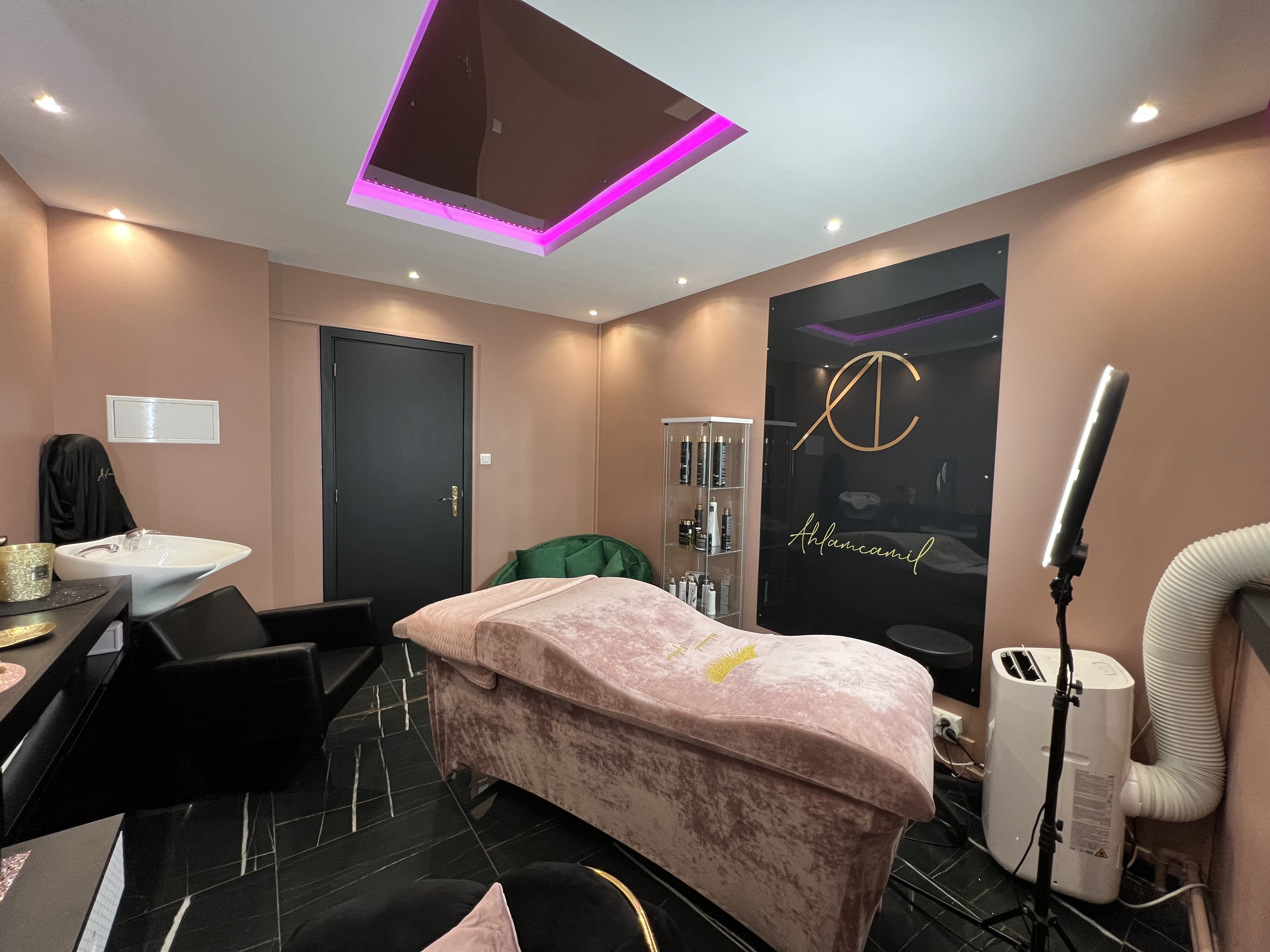 CILS DE REVE AHLAMCAMIL - Institut de beauté Agen - CILS DE REVE AHLAMCAMIL - Photo Galerie - OneBooking