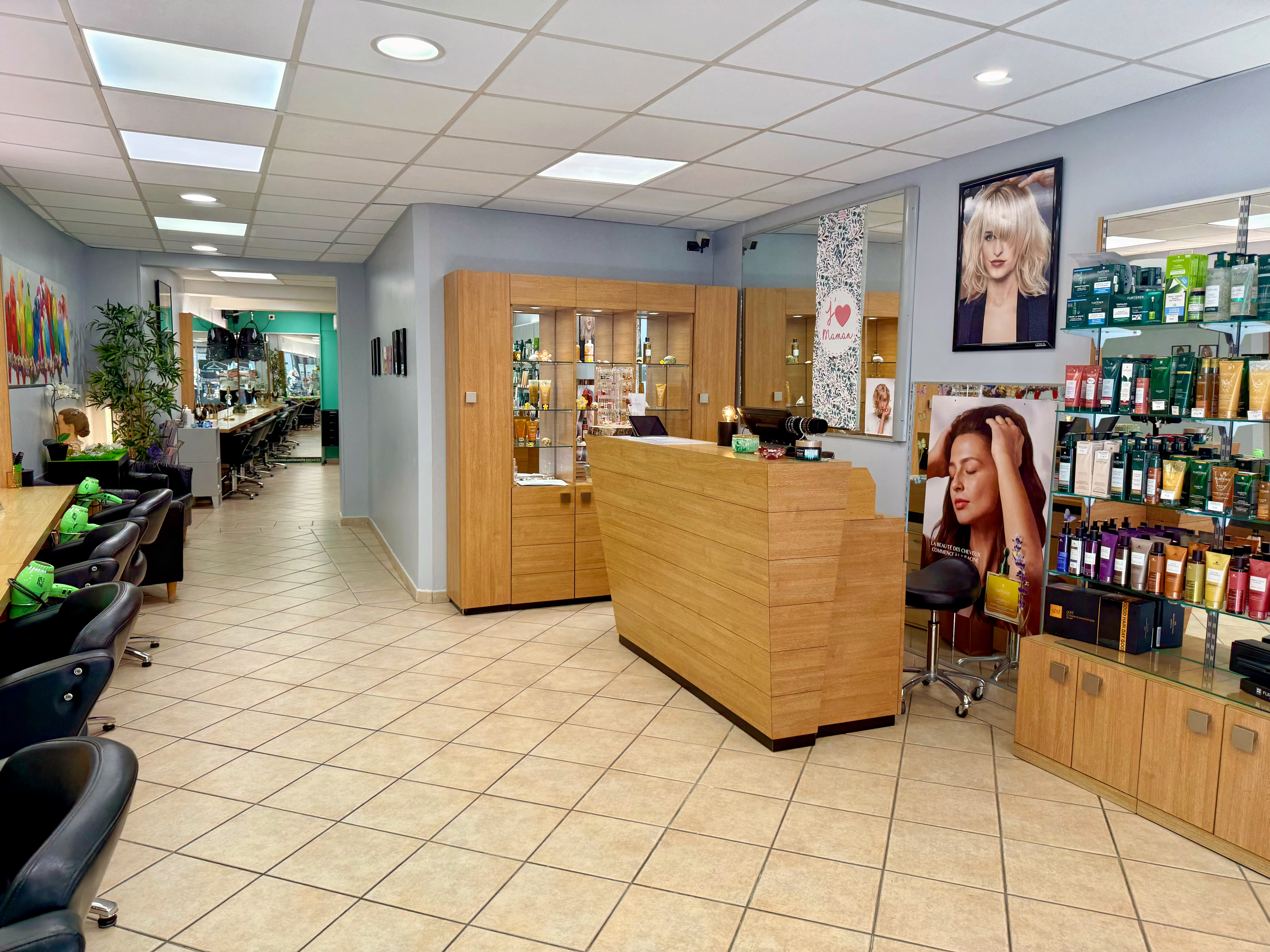 KEVA COIFFURE - Coiffure Brignoles - Photo de couverture - OneBooking