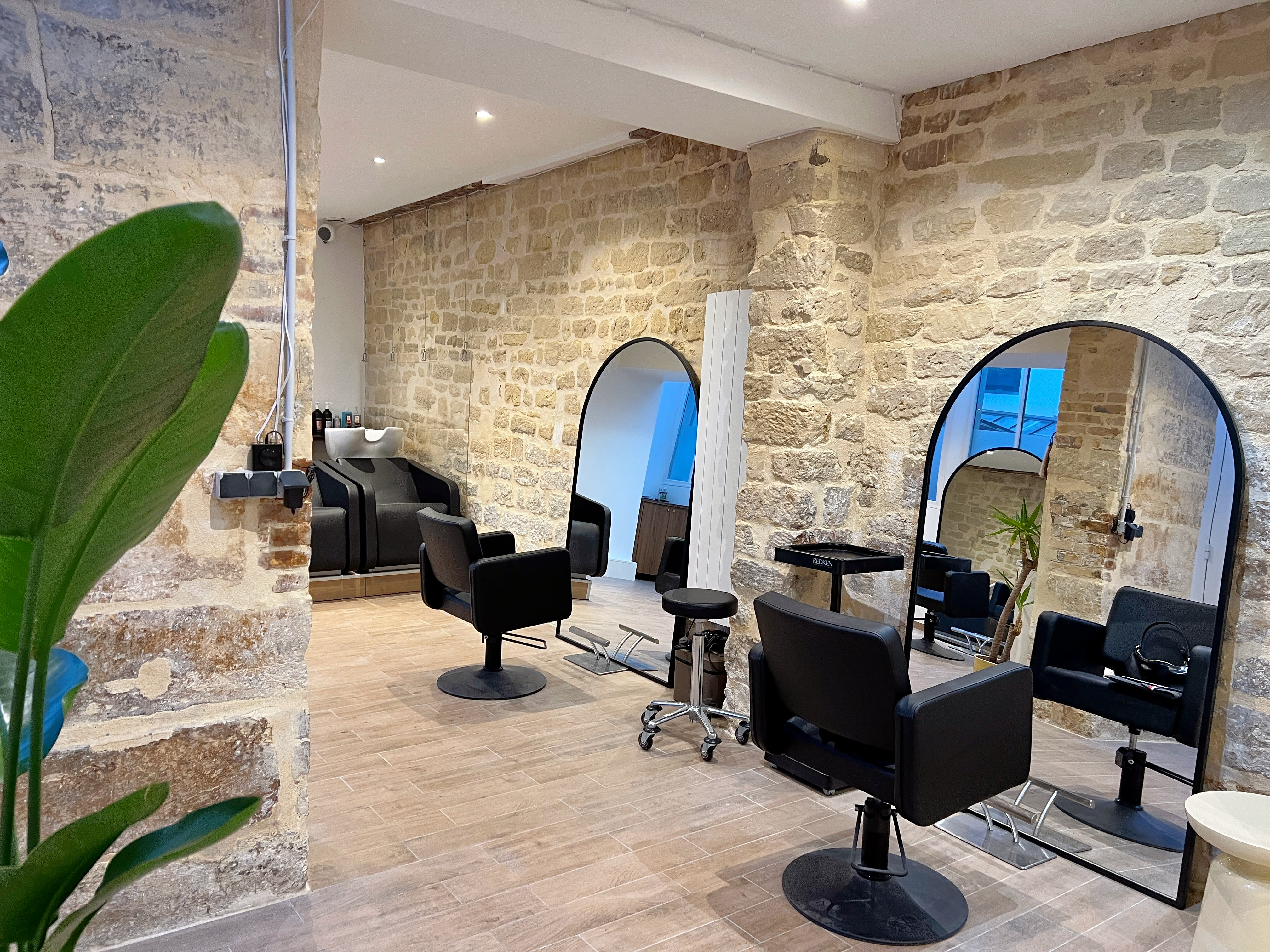 Julia ADN Studio - Coiffure Paris - OneBooking