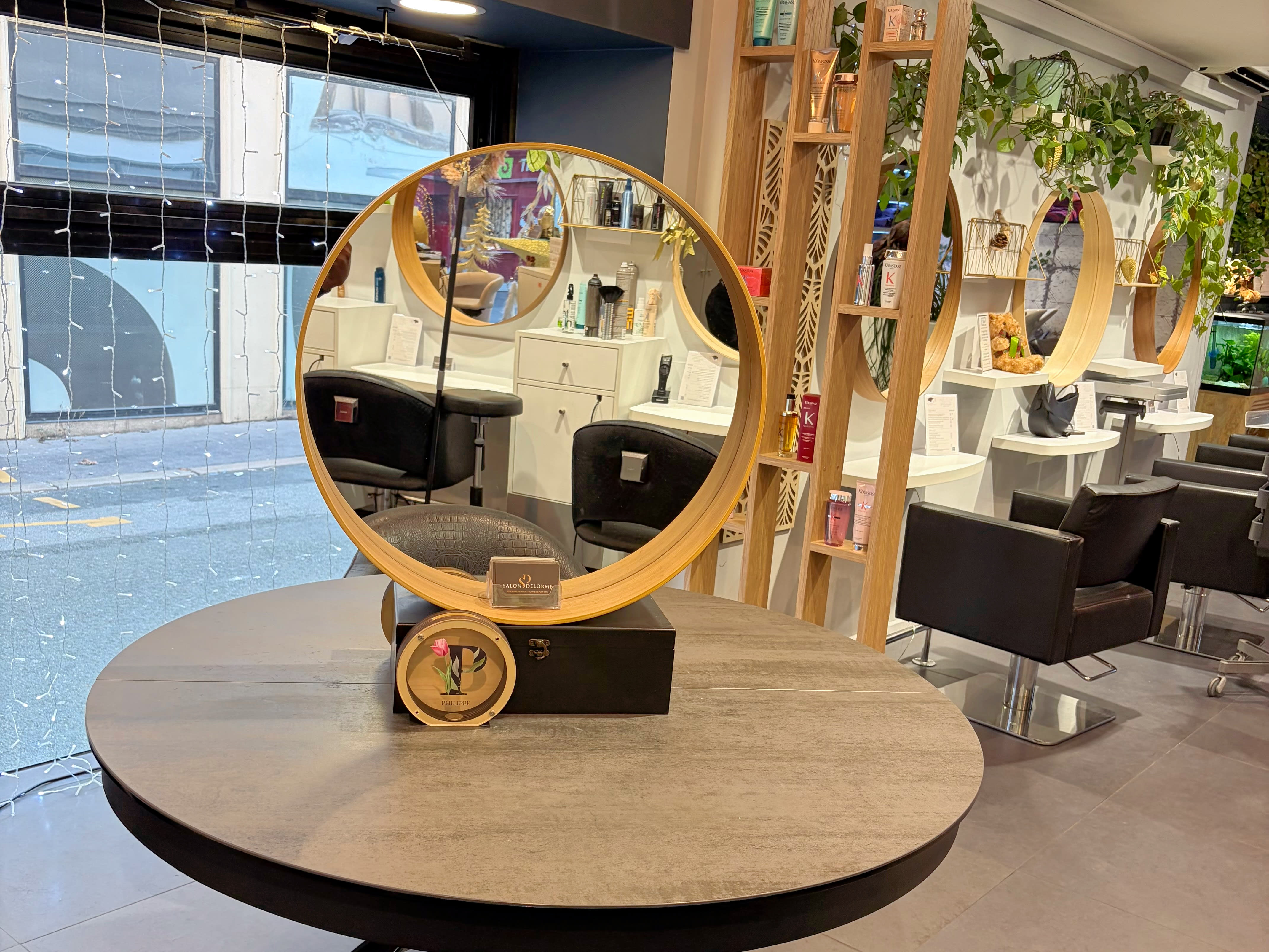 Salon Delorme - Coiffure Nantes - Salon Delorme - Photo Galerie - OneBooking