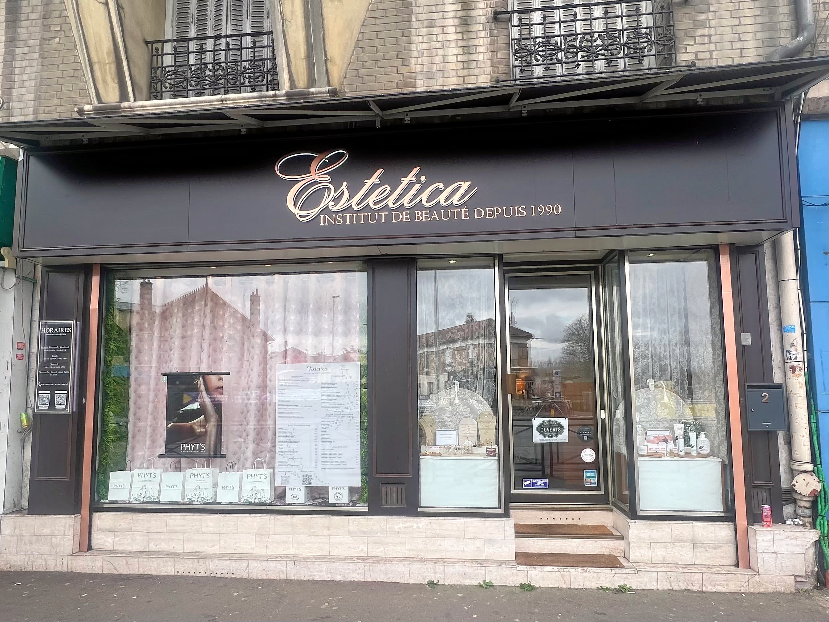Institut de beauté Estetica - Sourcils & cils Sevran - OneBooking