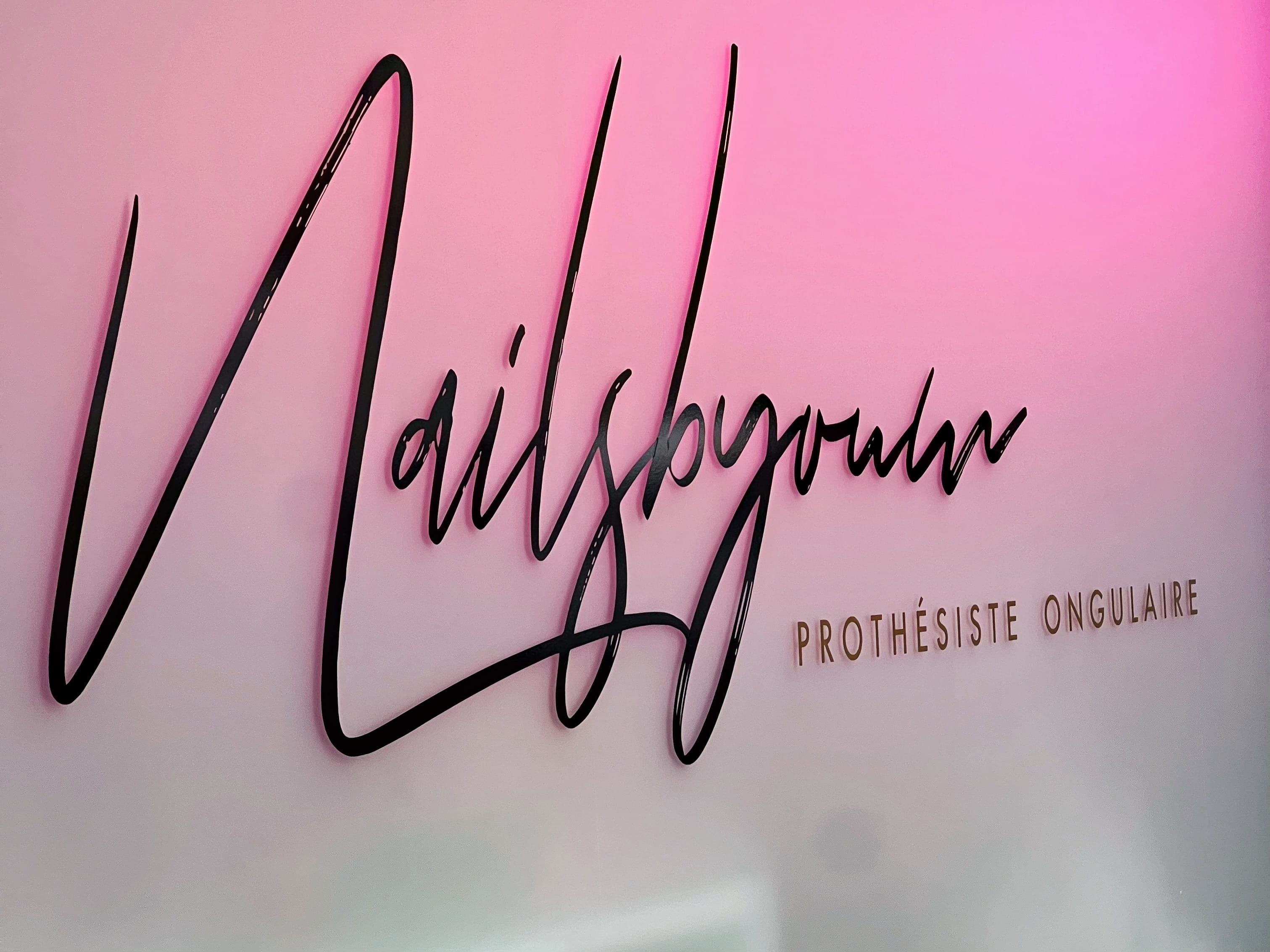 Nailsbyoum - Onglerie Amiens - OneBooking