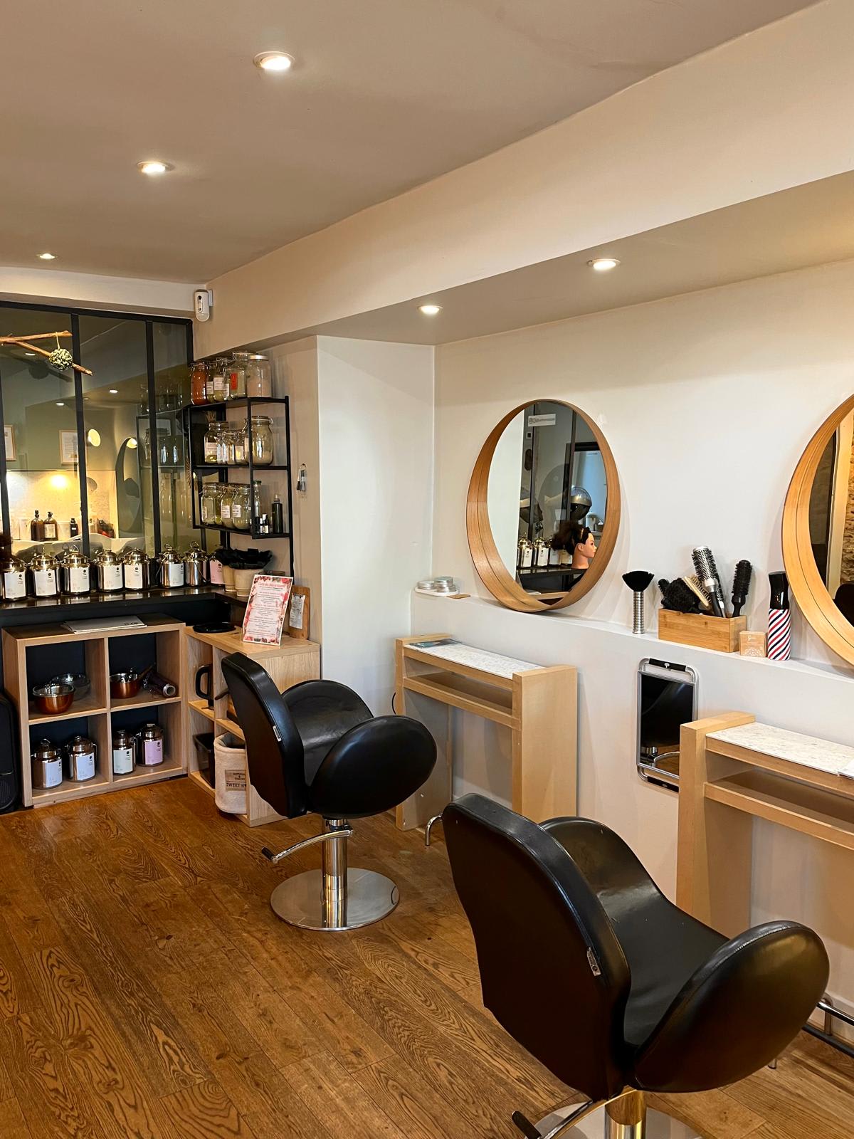 Un Hair Naturel - Place Viarme - Coiffure Nantes - Un Hair Naturel - Place Viarme - Photo Galerie - OneBooking