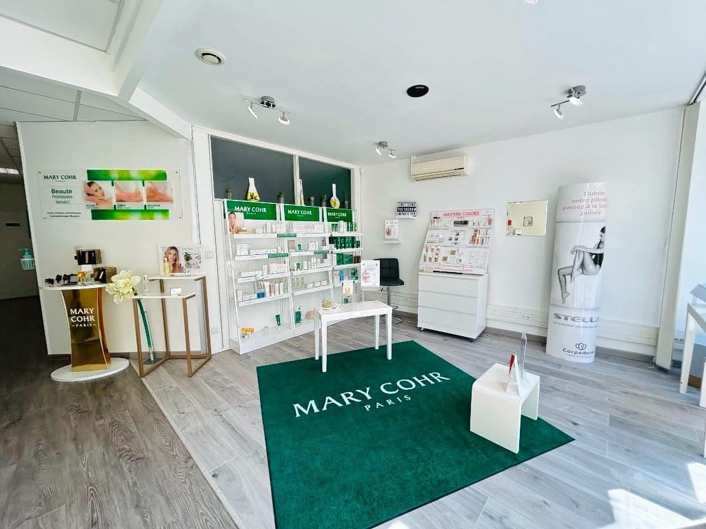 L’institut Mary Corh soleil d’éte - Onglerie Lille - OneBooking