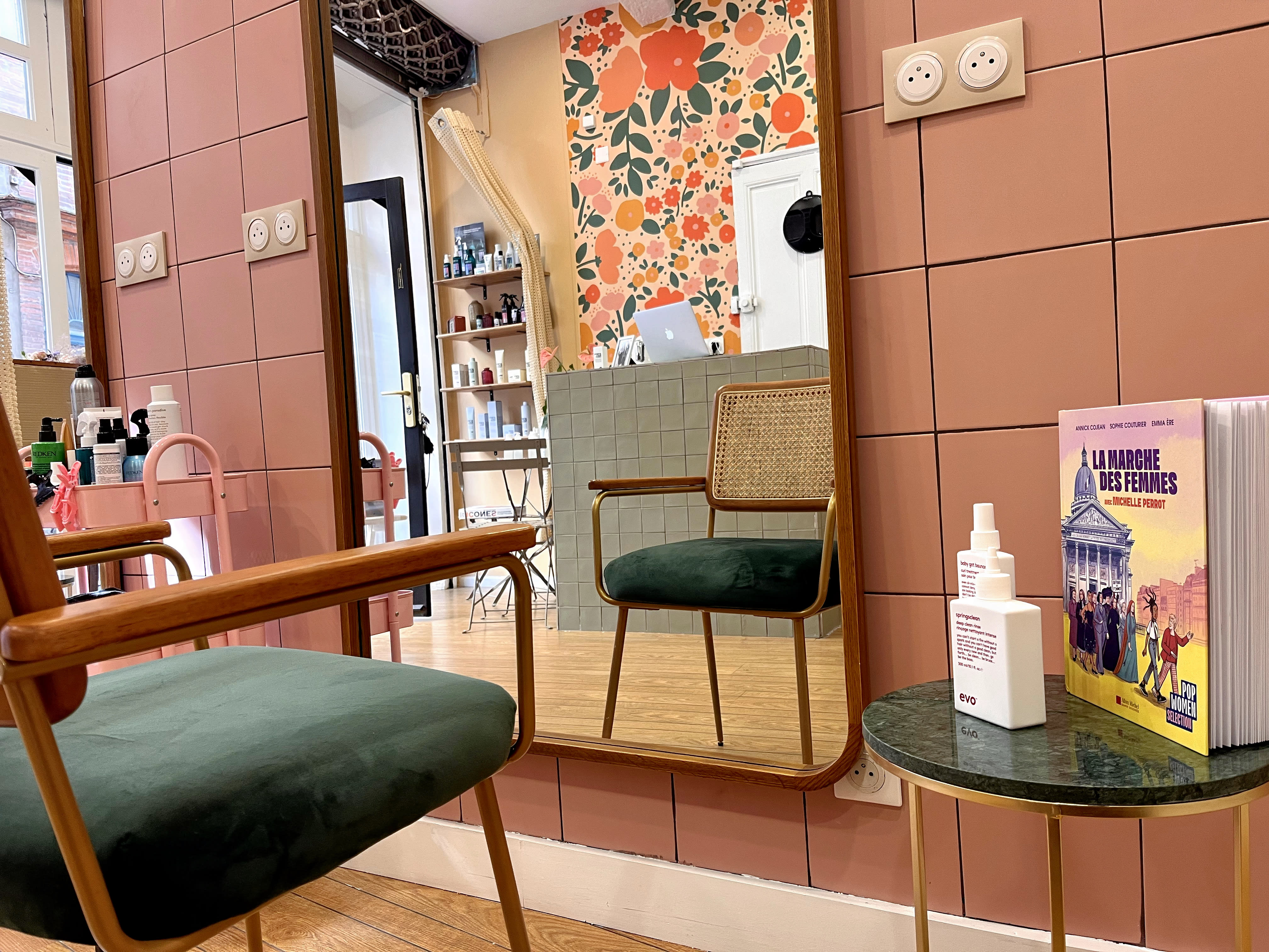 Simone - Salon pour Dames - Coiffure Toulouse - Simone - Salon pour Dames - Photo Galerie - OneBooking