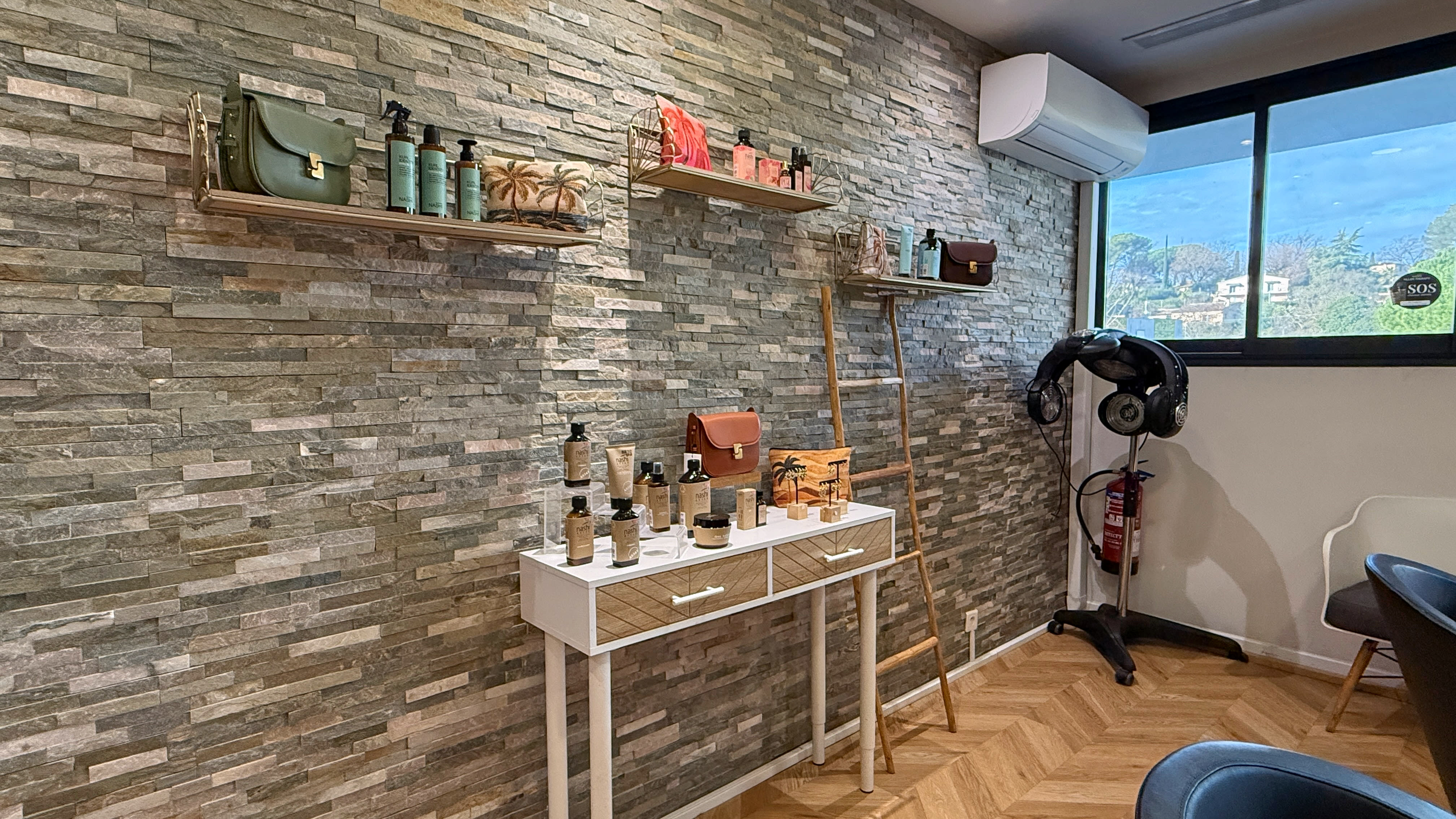 Le Fauteuil By Shirley - Coiffure Mougins - Le Fauteuil By Shirley - Photo Galerie - OneBooking