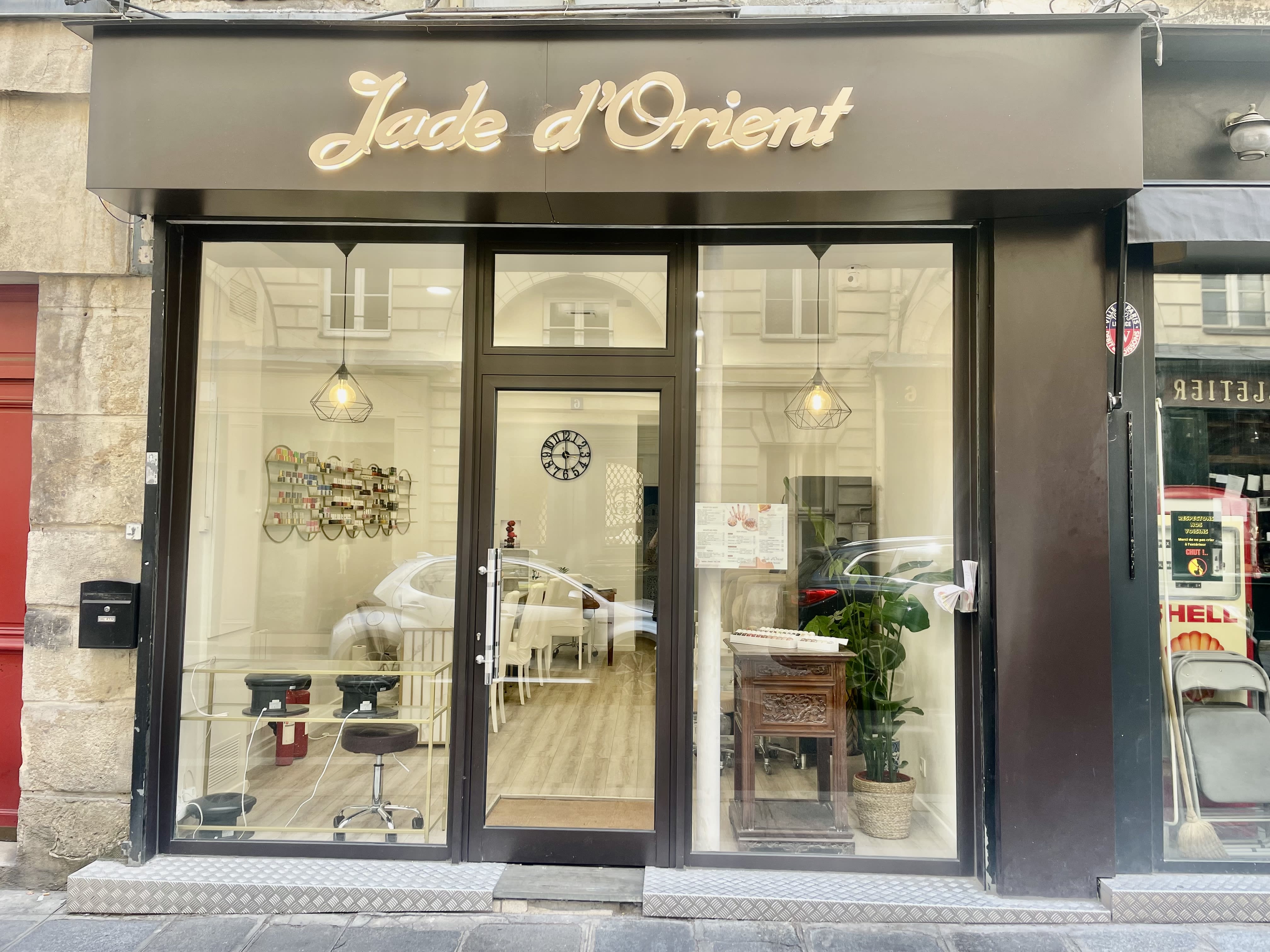 Jade d’Orient - Onglerie Paris - OneBooking