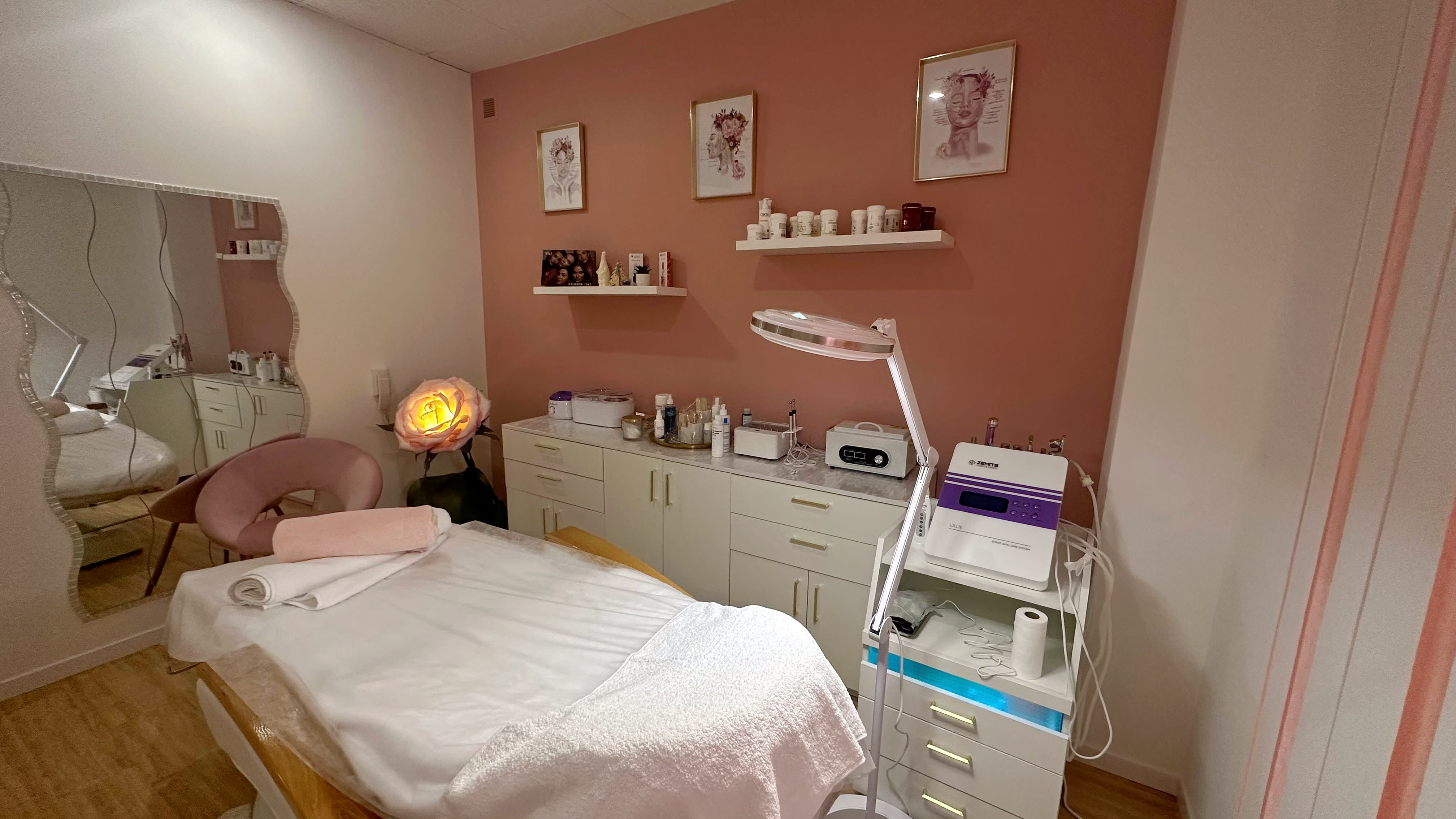 Atelier de beauté N&V - Sourcils & cils Nice - Atelier de beauté N&V - Photo Galerie - OneBooking