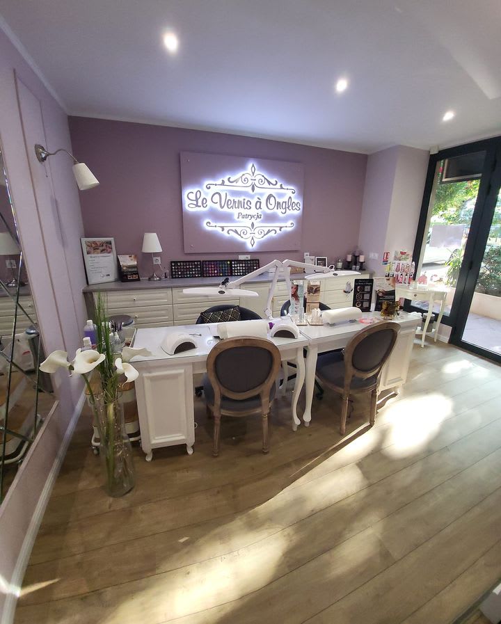 Le Vernis à Ongles - Institut de beauté Toulon - OneBooking