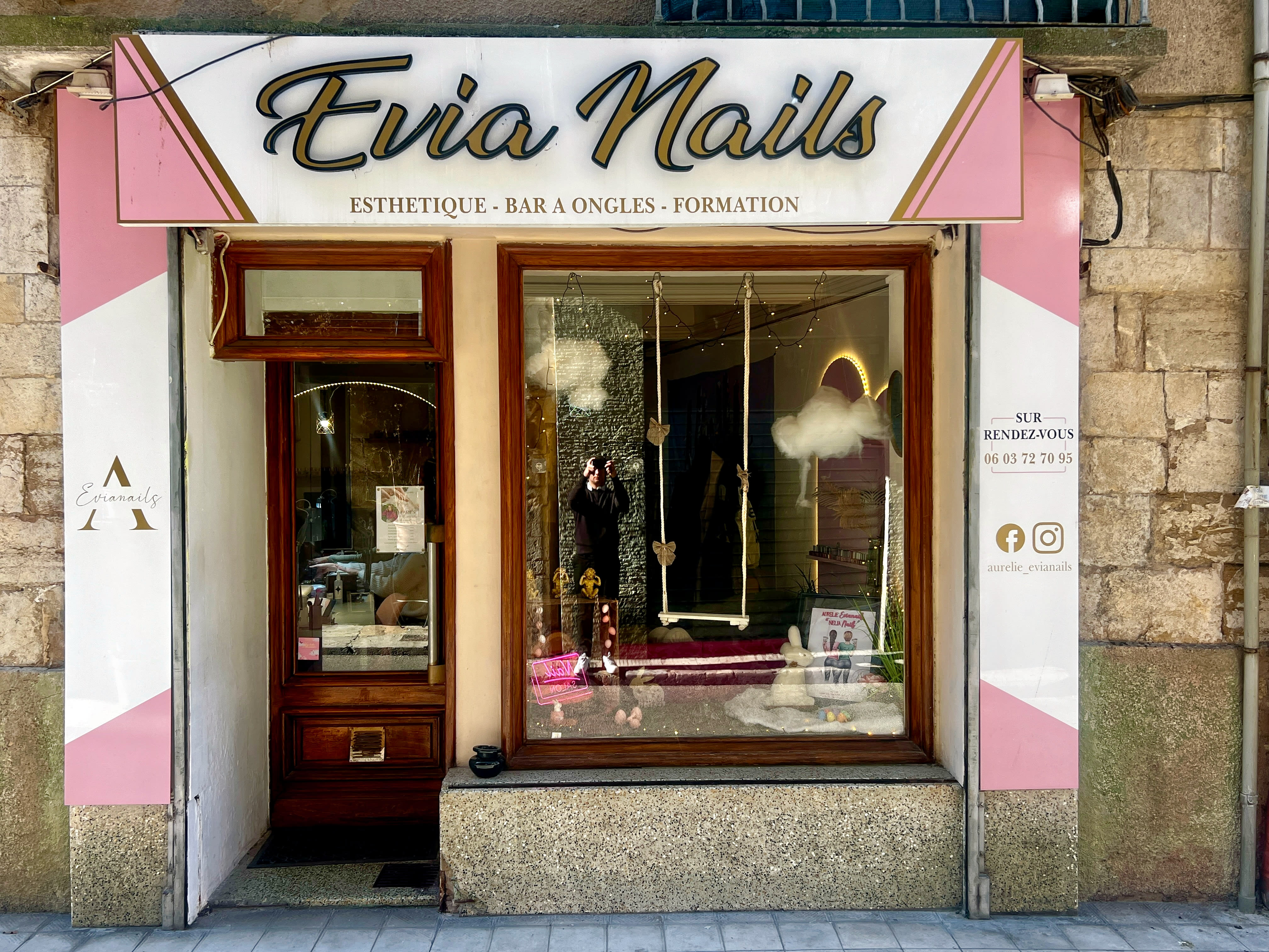 Evianails Institut de Beauté - Coiffure Saint-Maximin-la-Sainte-Baume - OneBooking