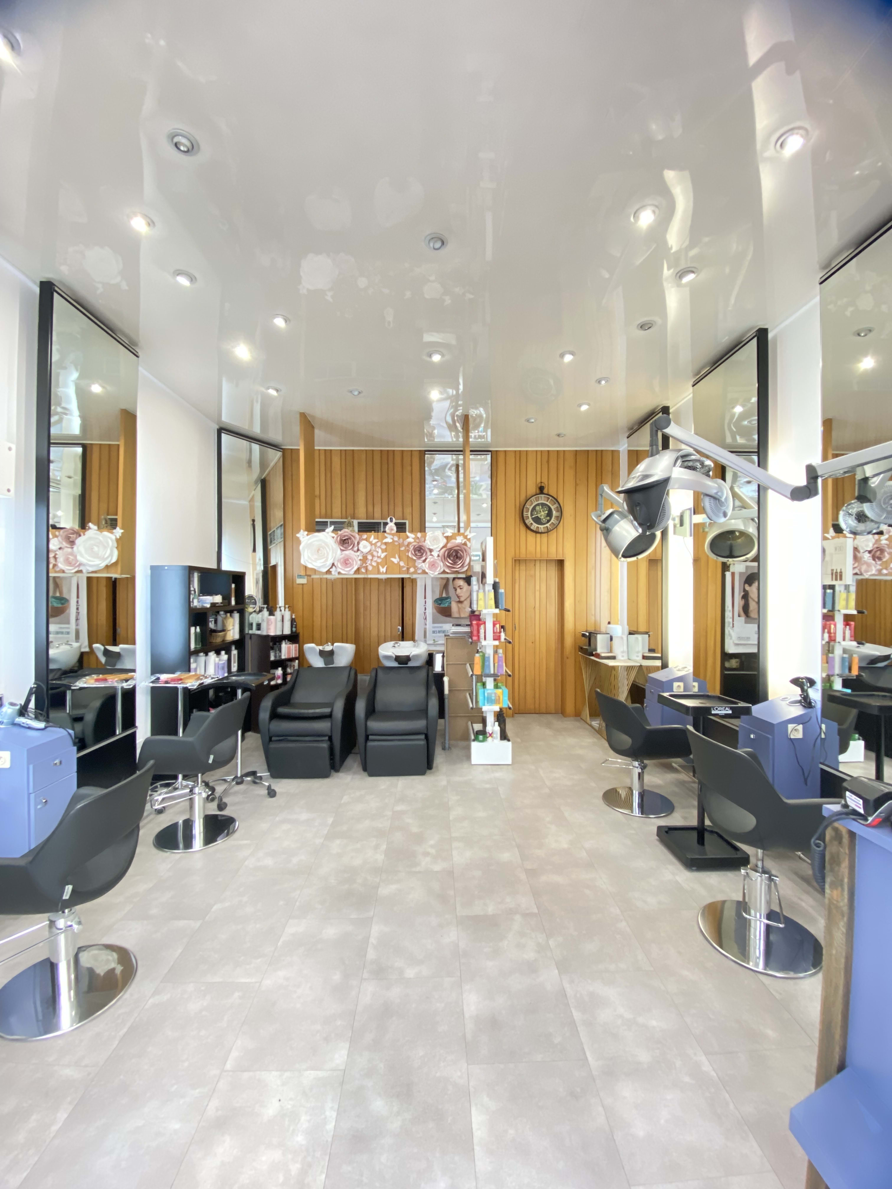 High Light Coiffure - Coiffure Cannes - High Light Coiffure - Photo Galerie - OneBooking