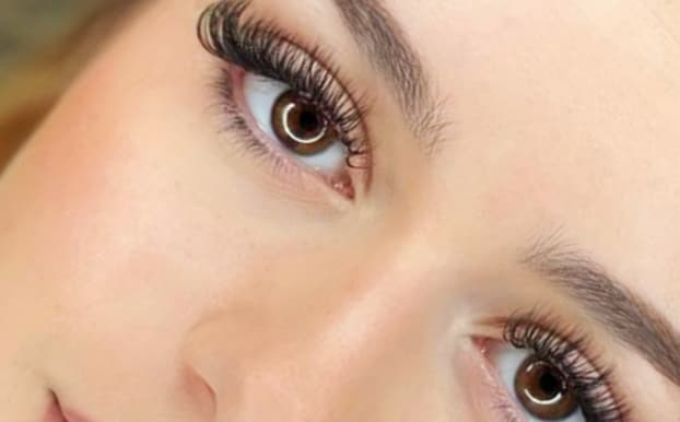 Ongles cils 06 - Sourcils & cils Nice - Ongles cils 06 - Photo Galerie - OneBooking
