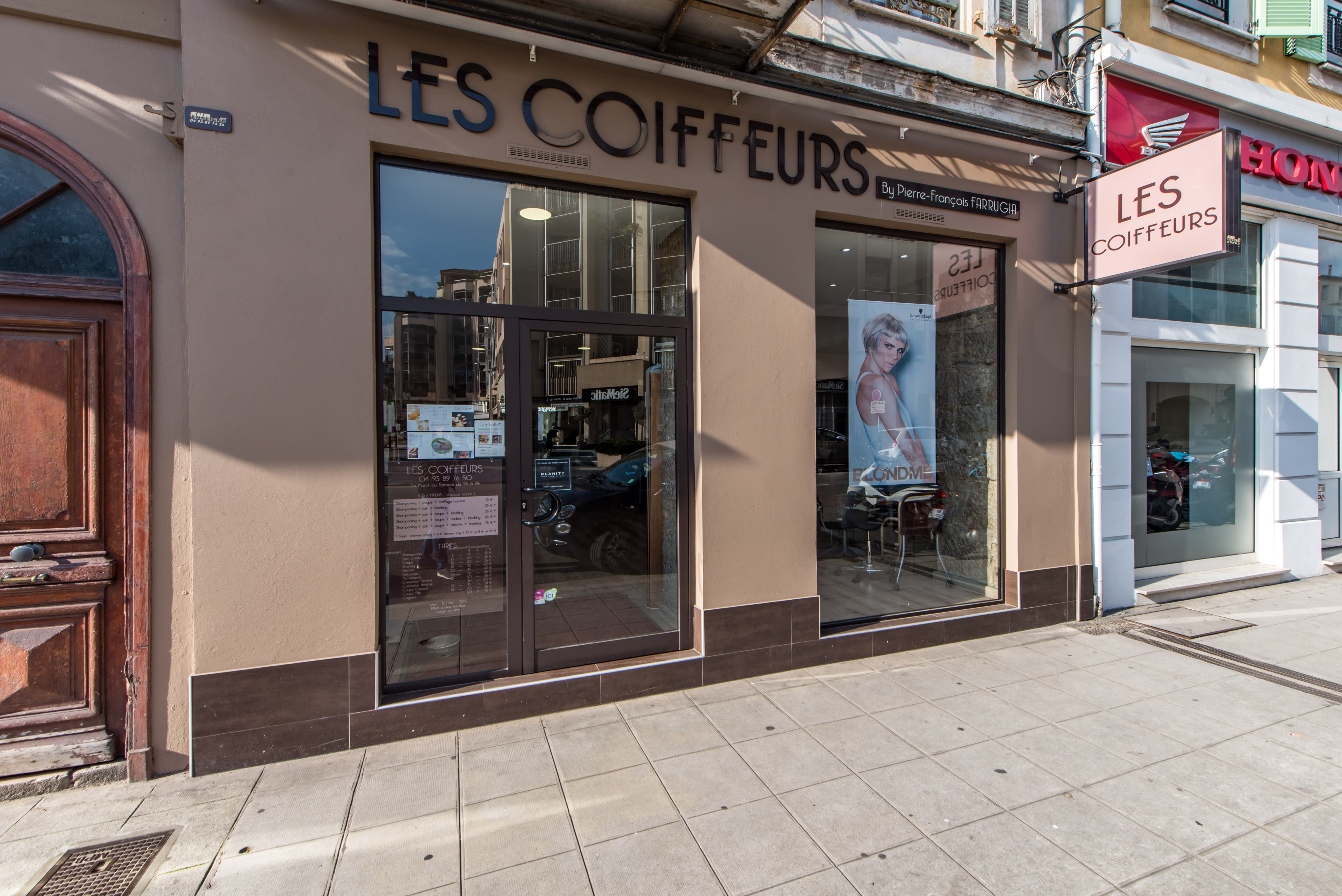 3 de mèche - Coiffure Nice - Photo de couverture - OneBooking