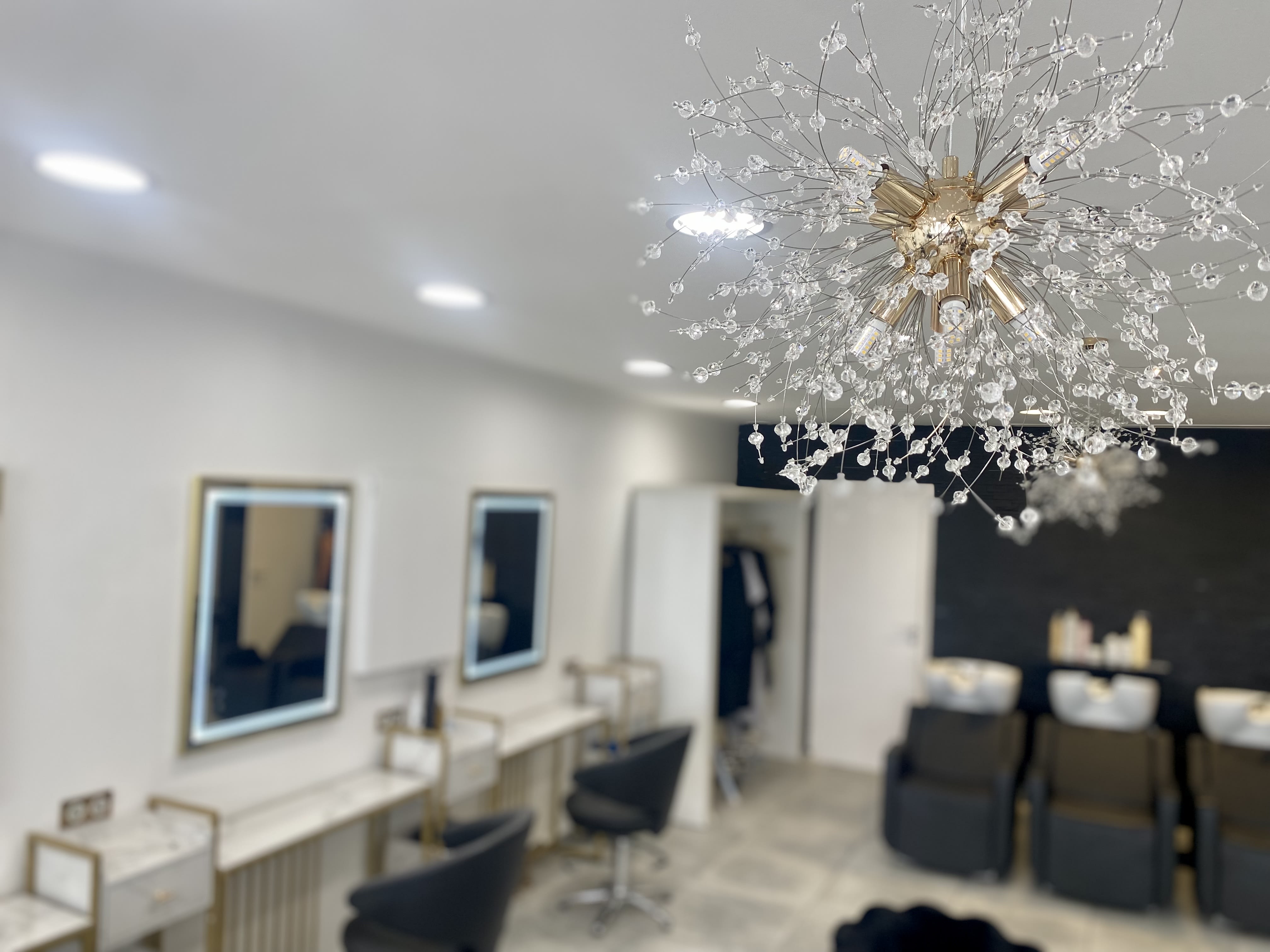 SYA Coiffure x SAMED AYDOGAN - Institut de beauté Cannes - SYA Coiffure x SAMED AYDOGAN - Photo Galerie - OneBooking