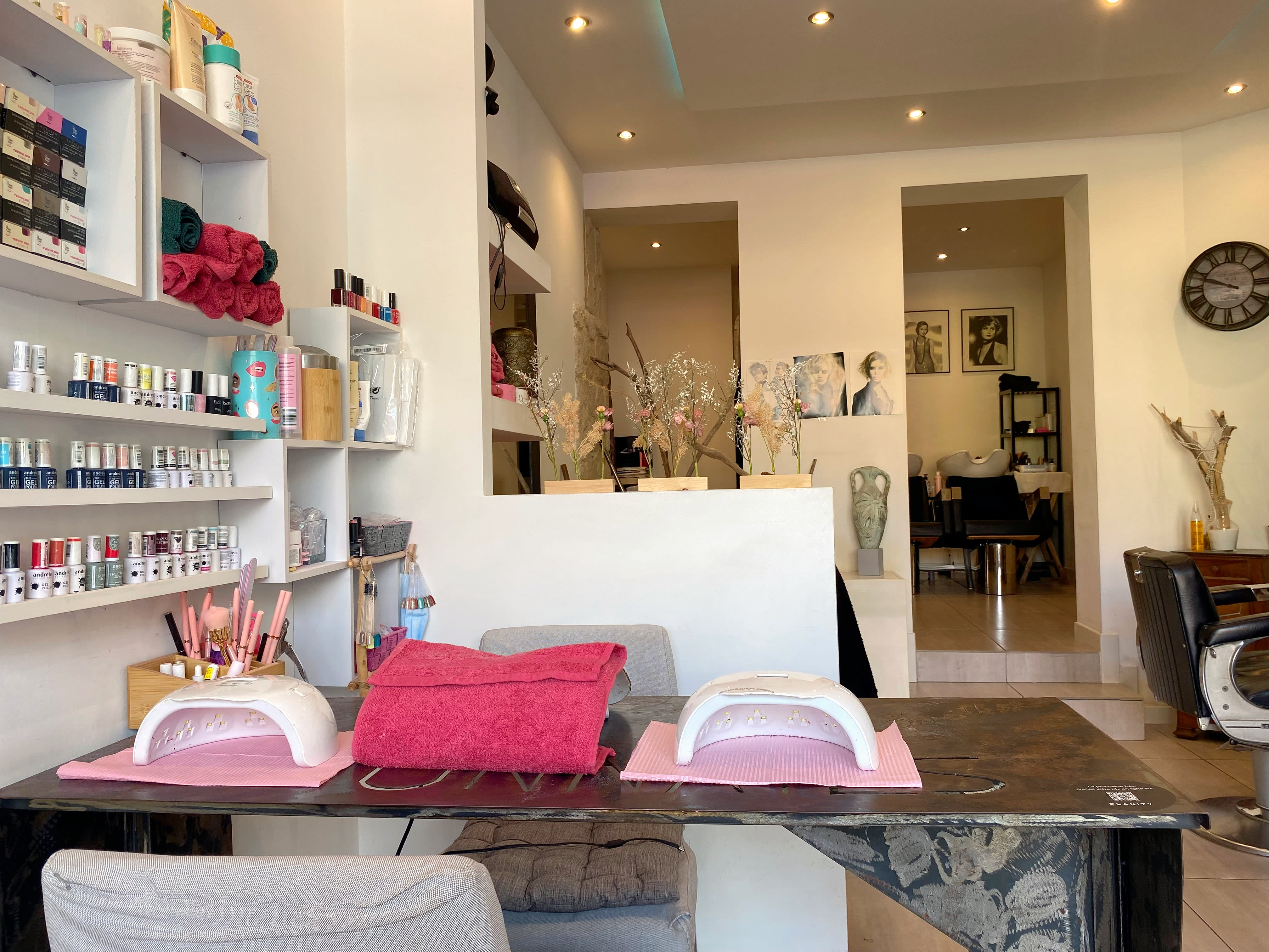 Coiffure | Ongle | Initial-B - Soin visage Nice - Coiffure | Ongle | Initial-B - Photo Galerie - OneBooking