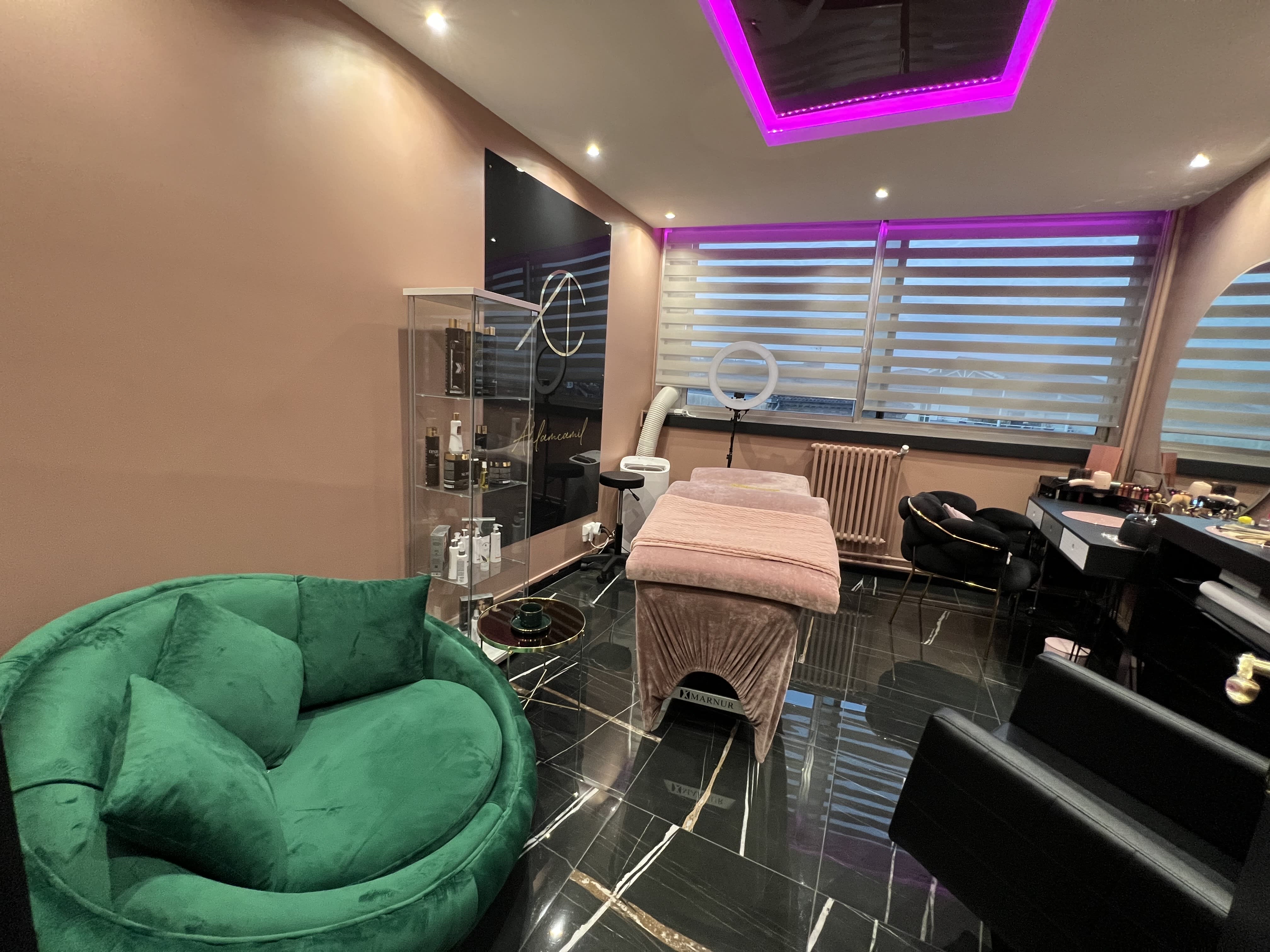 CILS DE REVE AHLAMCAMIL - Institut de beauté Agen - CILS DE REVE AHLAMCAMIL - Photo Galerie - OneBooking
