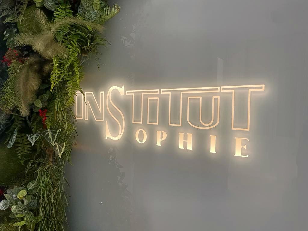 Sophie institut - Sourcils & cils Lille - OneBooking