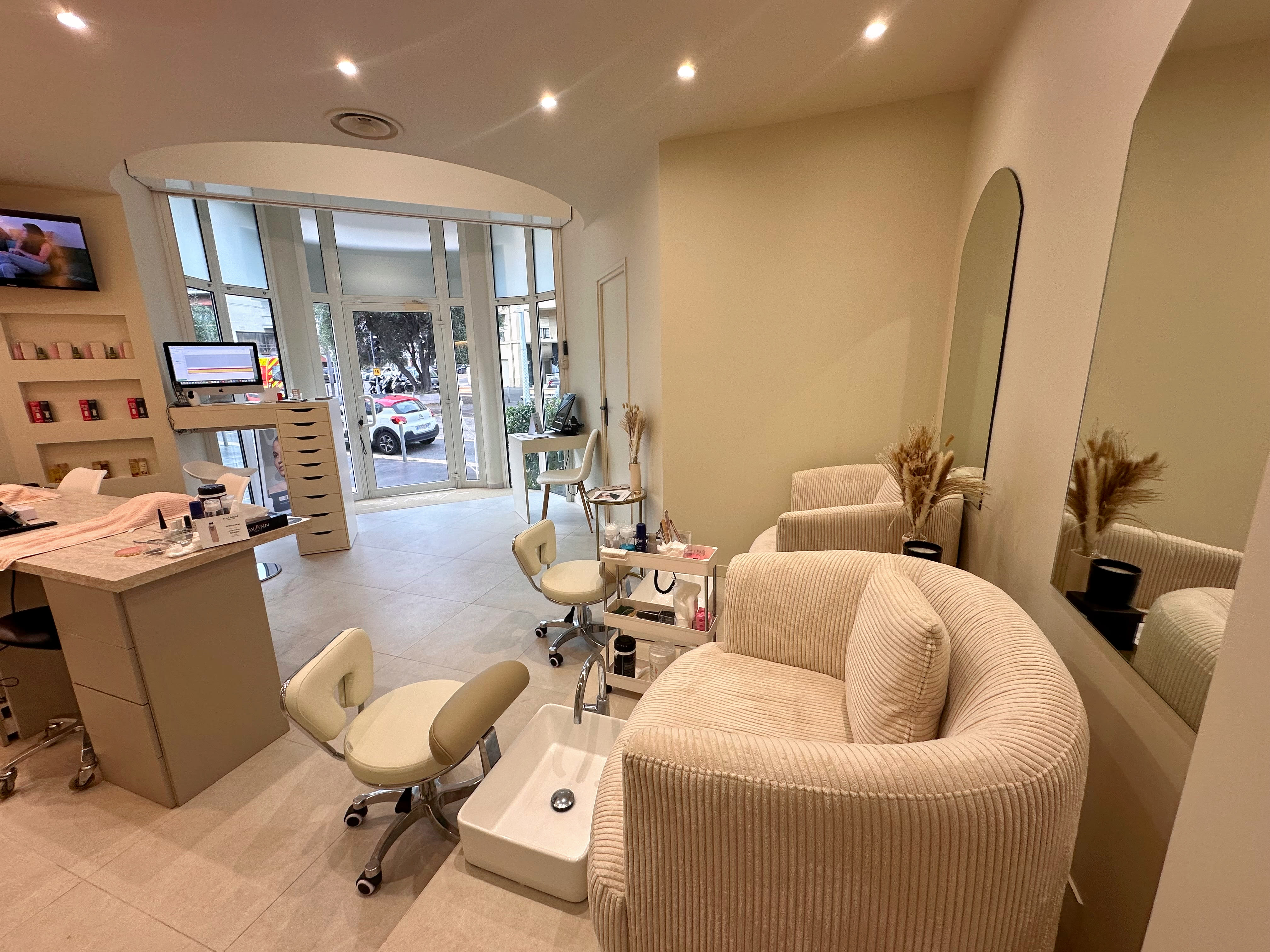 L'institut S - Sourcils & cils Nice - L'institut S - Photo Galerie - OneBooking