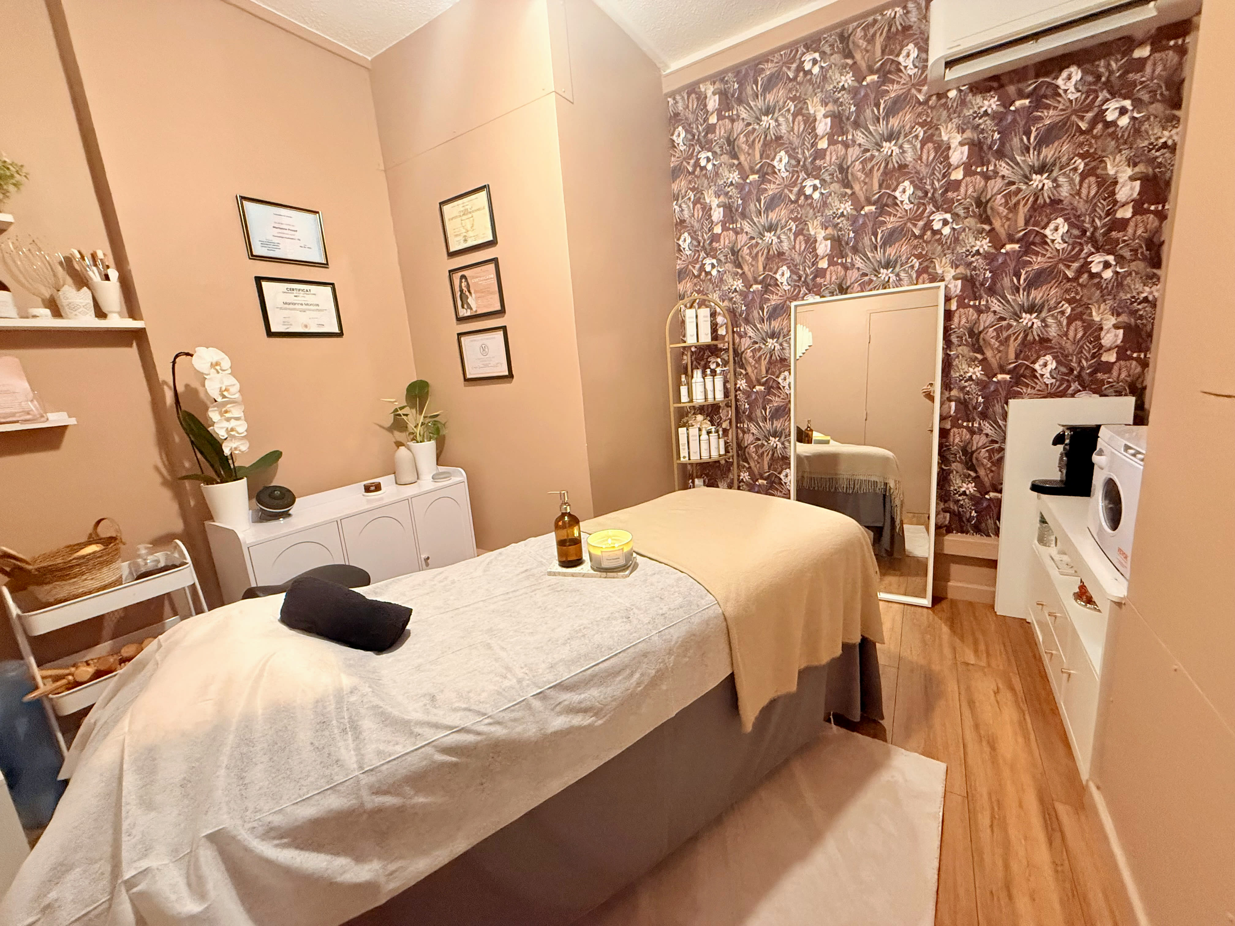 Renaissance d'Or - Madérothérapie & Drainage Lymphatique Renata França - Institut de beauté Cannes - Photo de couverture - OneBooking